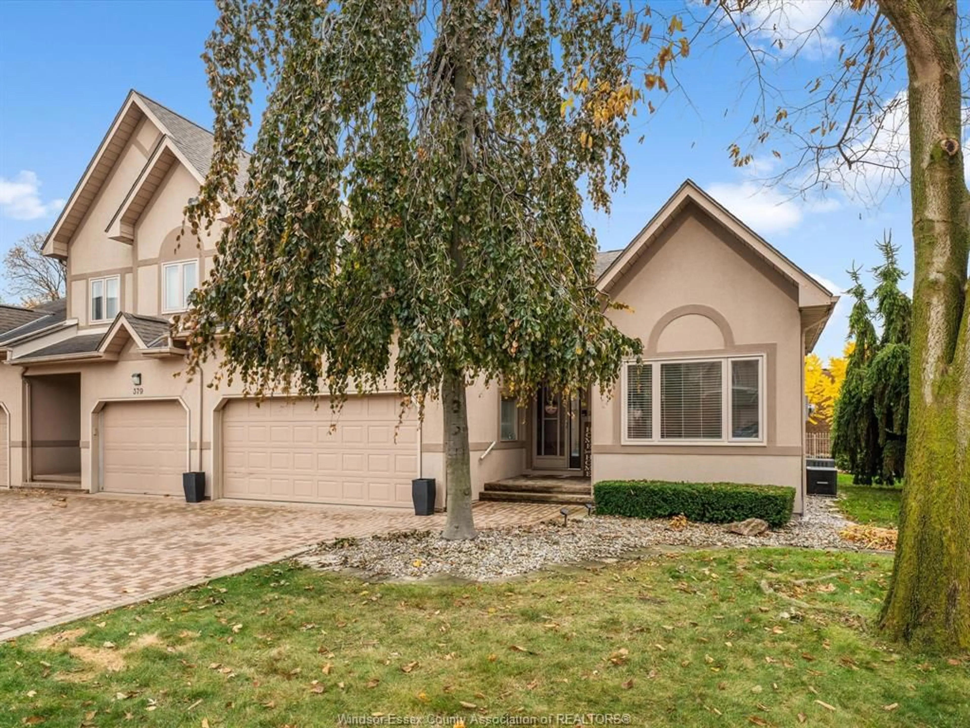 Home with vinyl exterior material, street for 381 TUSCANY Cres, Tecumseh Ontario N8N 4W6