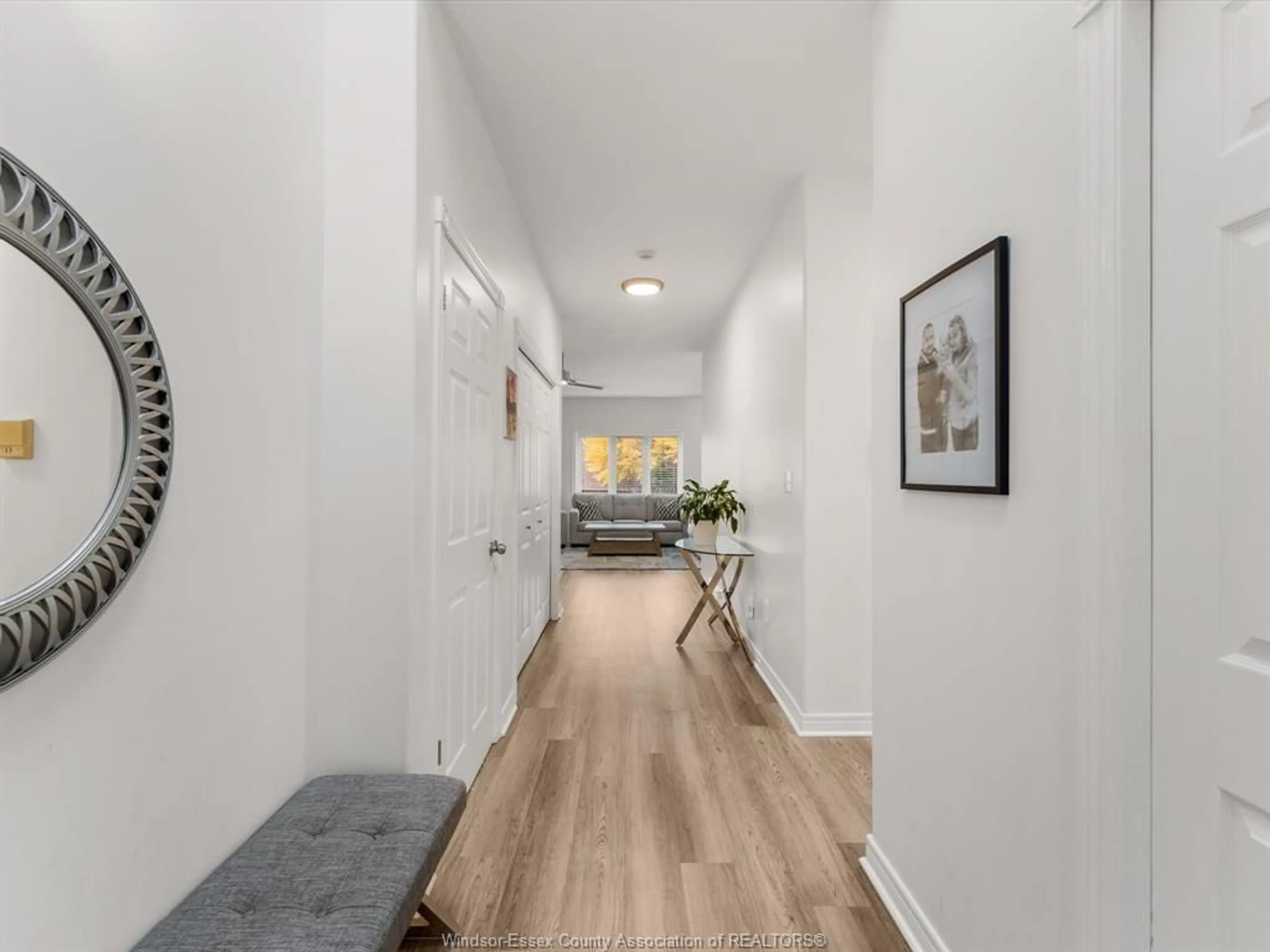 Indoor entryway for 381 TUSCANY Cres, Tecumseh Ontario N8N 4W6