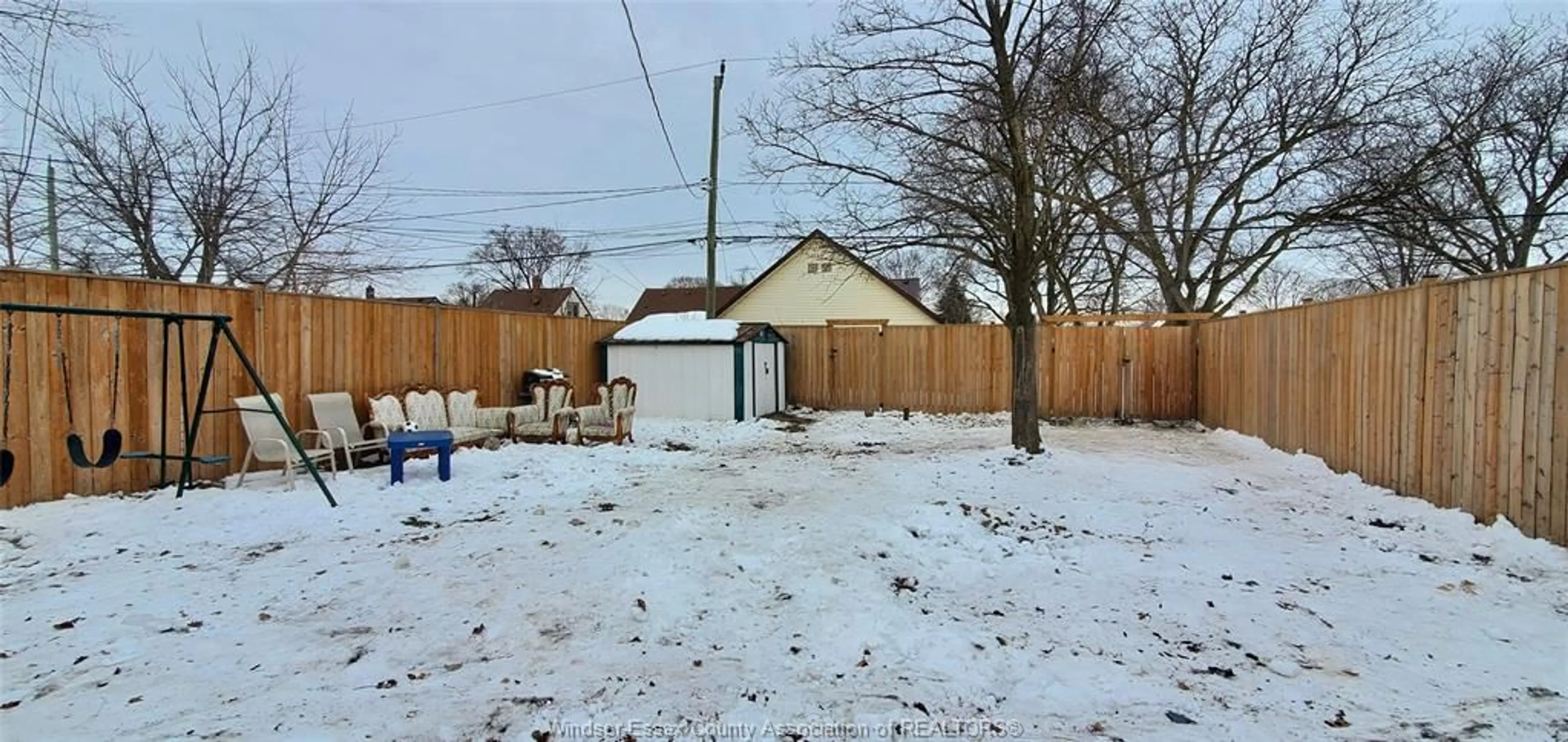 Shed for 1058 CALIFORNIA, Windsor Ontario N9B 2Z7