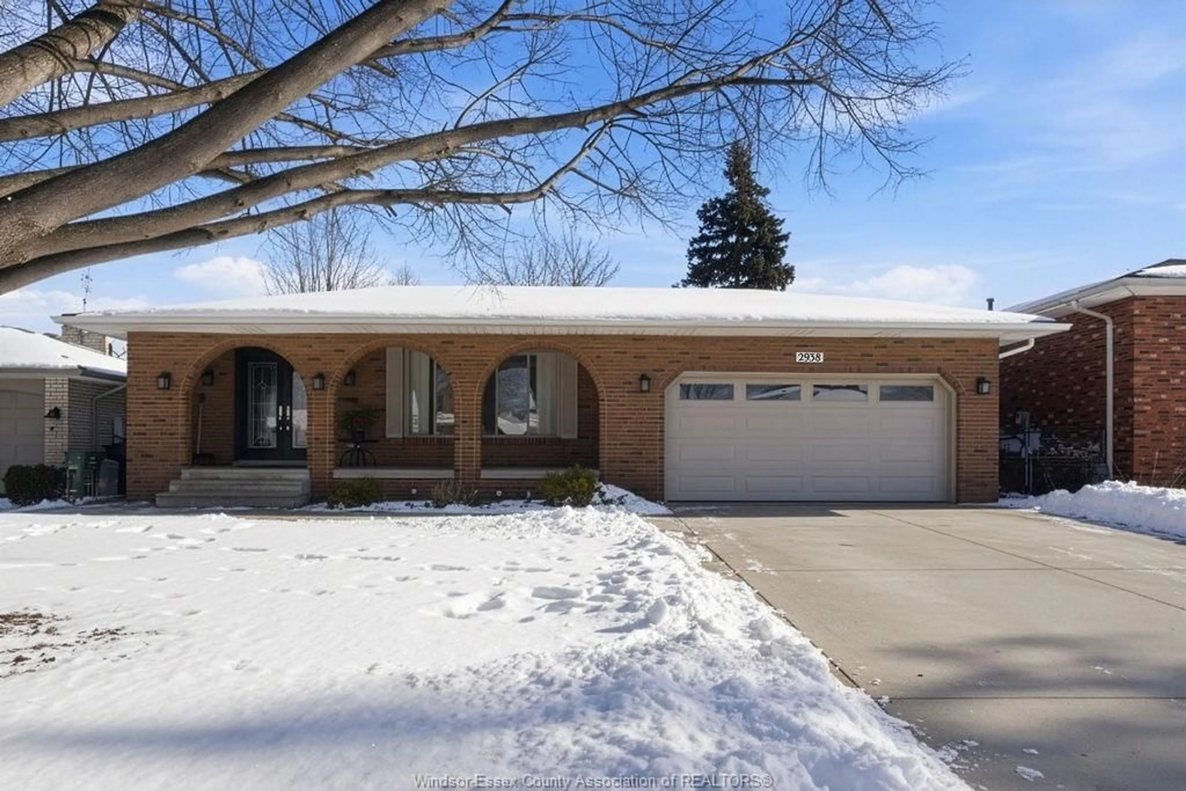 Unknown for 2938 ST CLAIR Ave, Windsor Ontario N9E 4A1