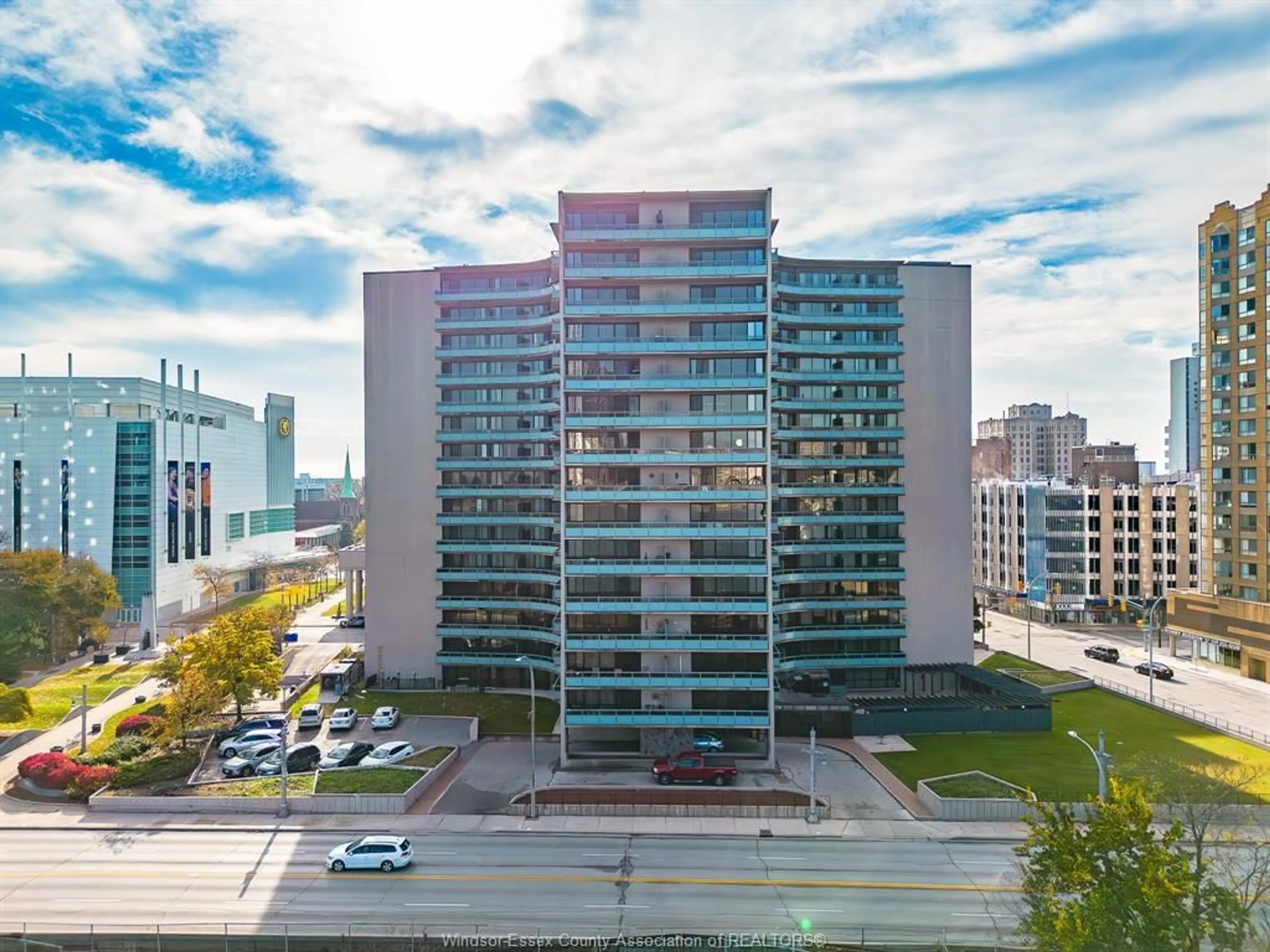 A pic from outside/outdoor area/front of a property/back of a property/a pic from drone, city buildings view from balcony for 111 Riverside Dr #914, Windsor Ontario N9A 2S6
