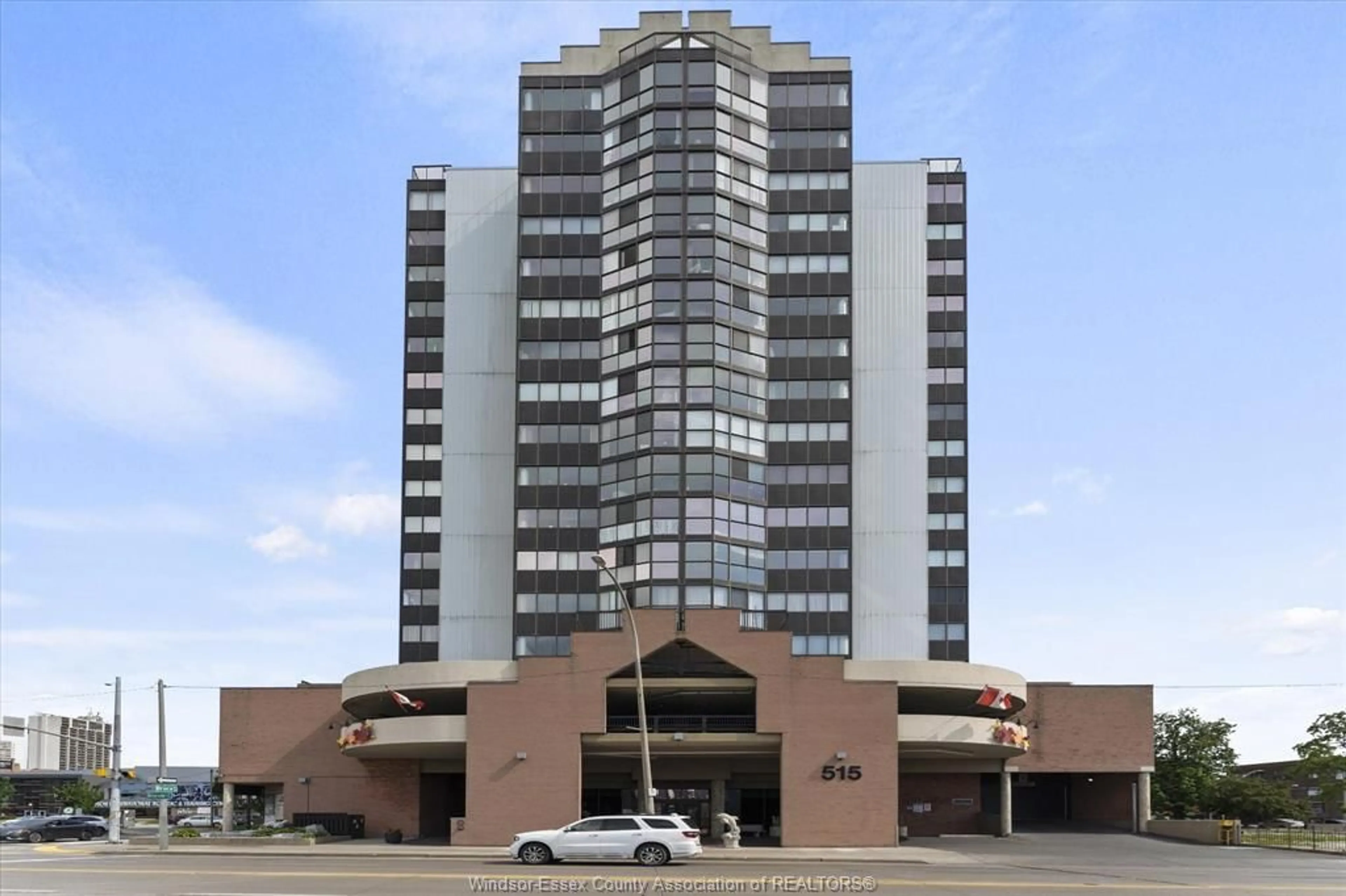 Indoor foyer for 515 RIVERSIDE Dr #1301, Windsor Ontario N9A 7C3