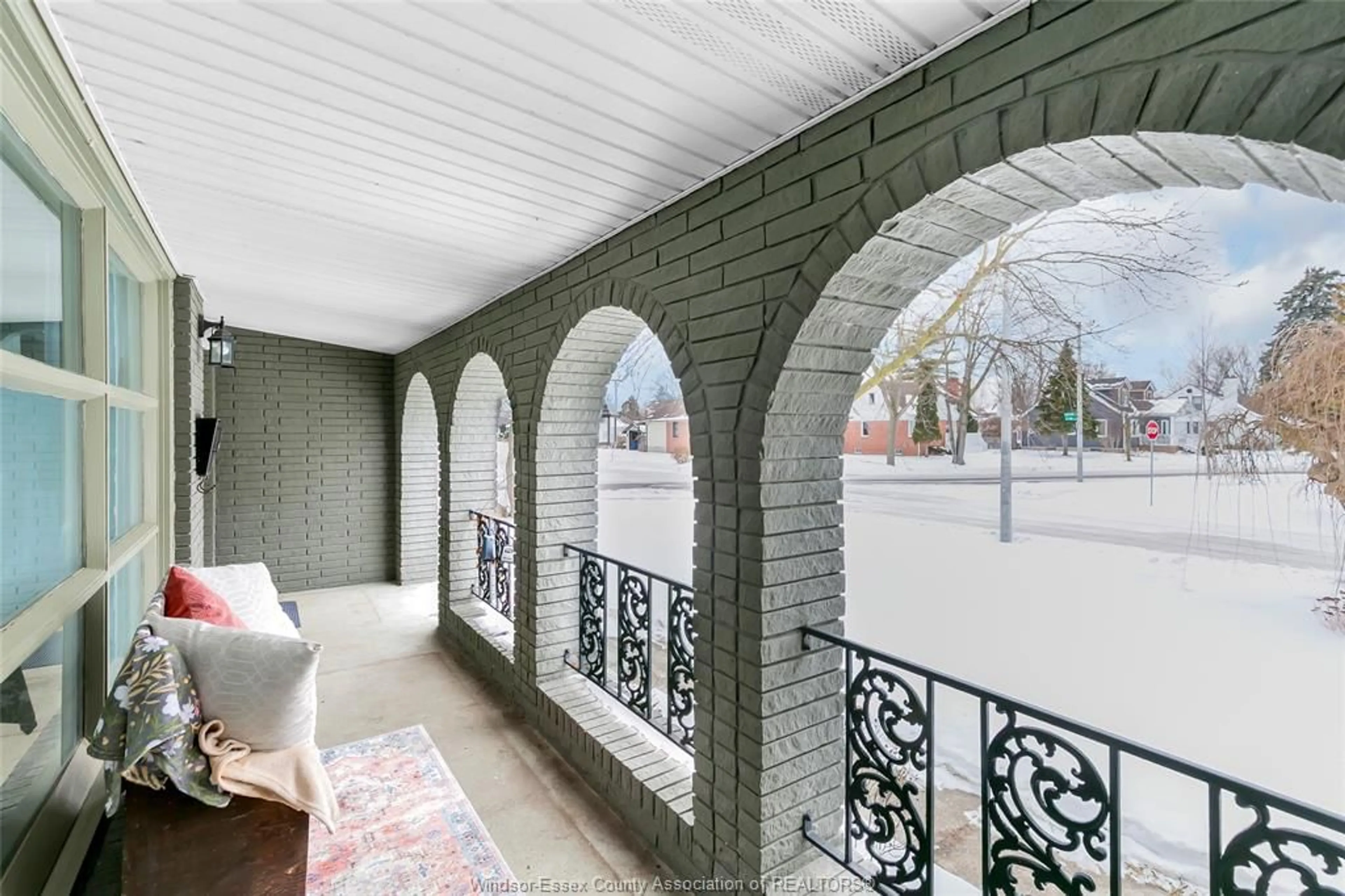 Patio, street for 892 EASTLAWN Ave, Windsor Ontario N8S 3H7