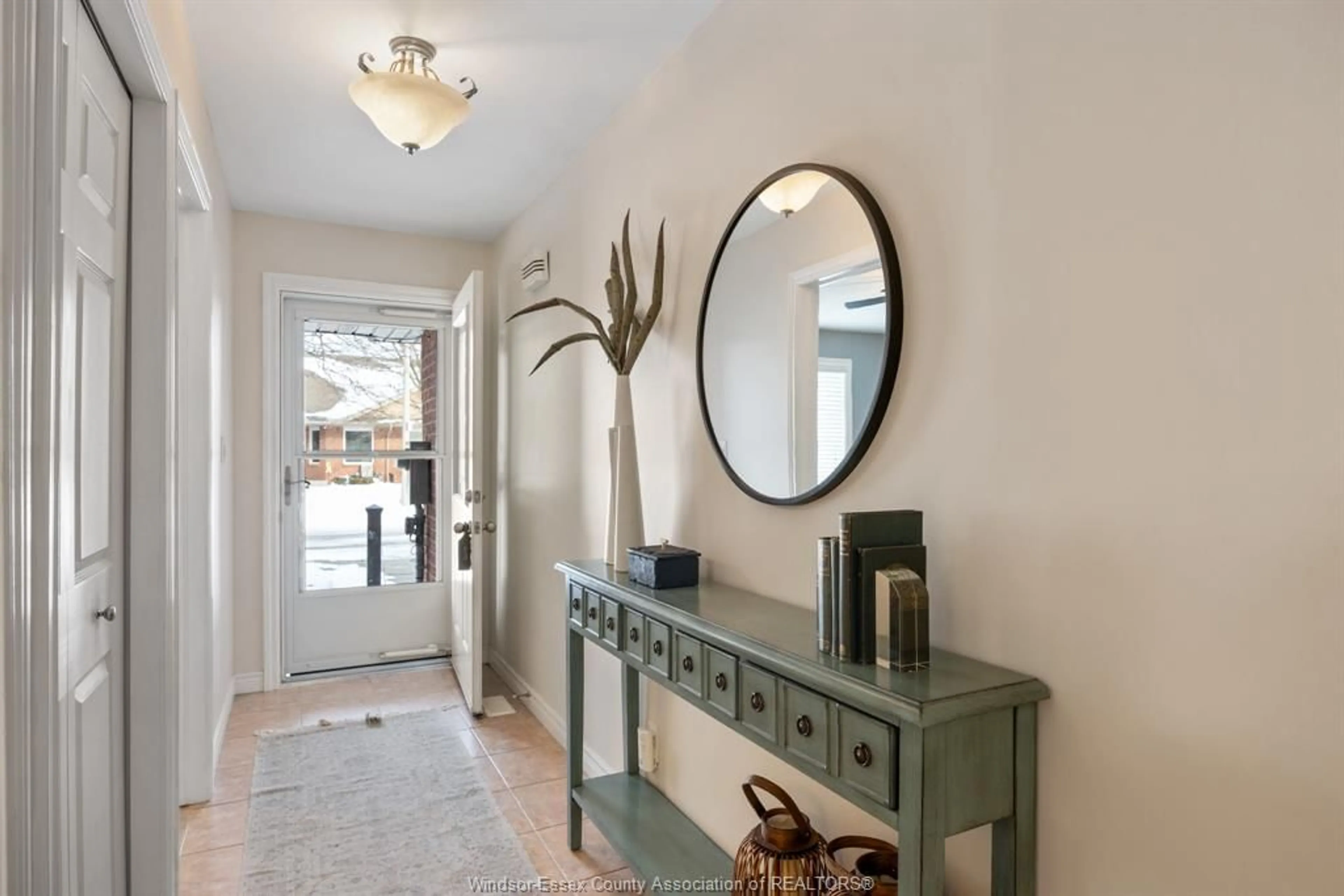 Indoor entryway for 2233 Trappers Ave, Windsor Ontario N8P 1T3