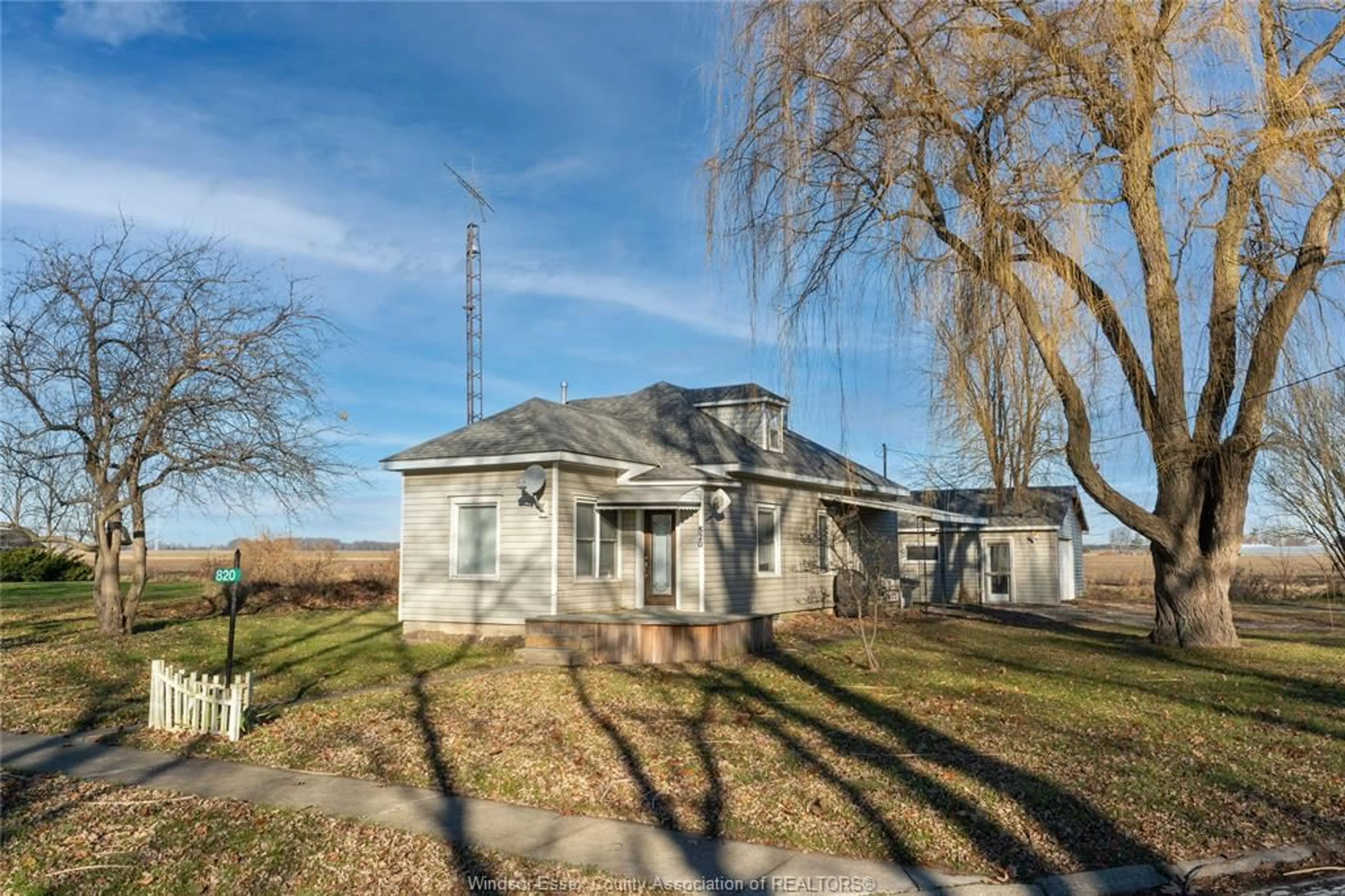 Unknown for 820 TOWANDA Blvd, Erie Beach Ontario N0P 1A0