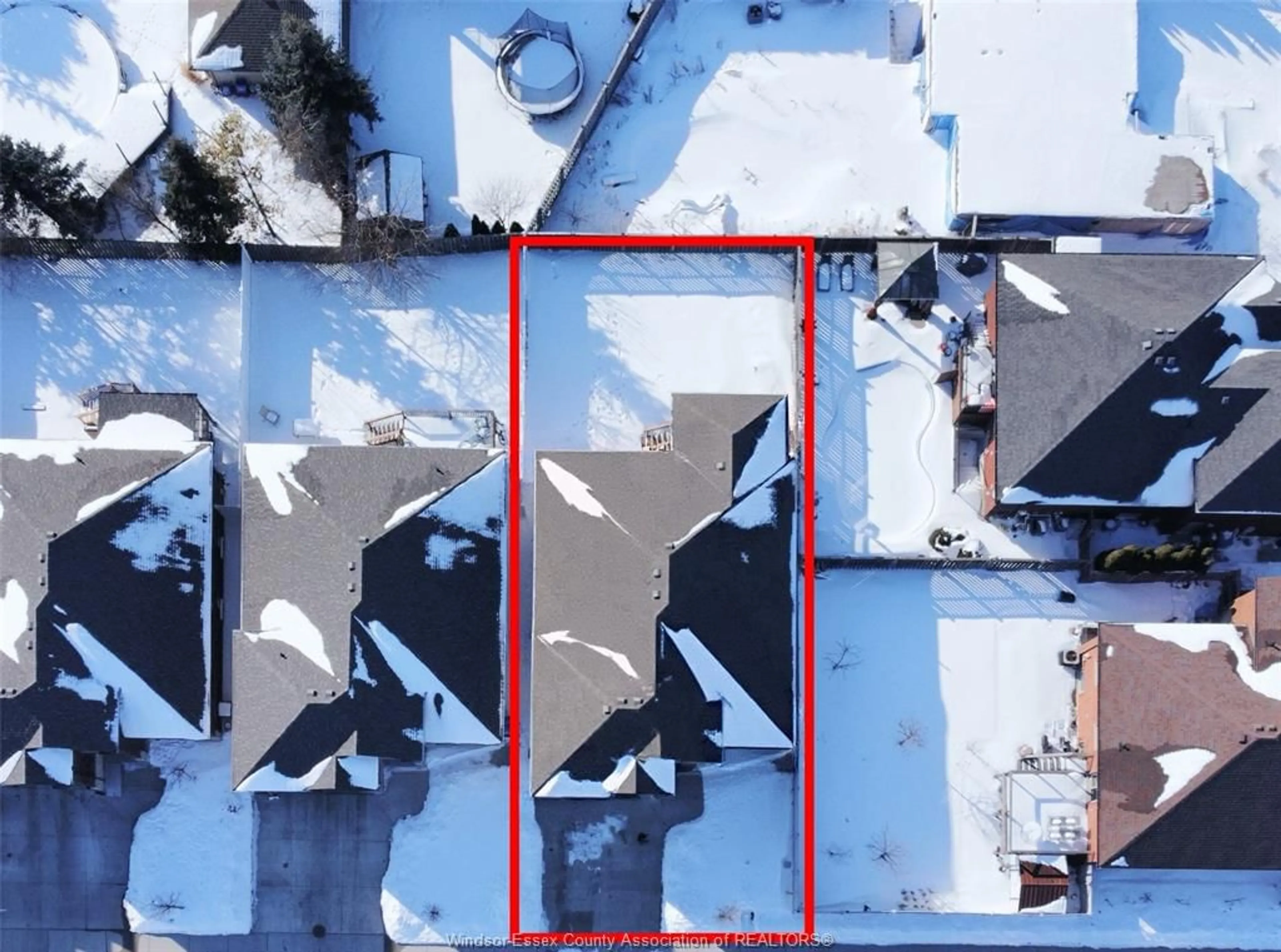 A pic from outside/outdoor area/front of a property/back of a property/a pic from drone, unknown for 4001 COSENZA St, Windsor Ontario N9G 0A5