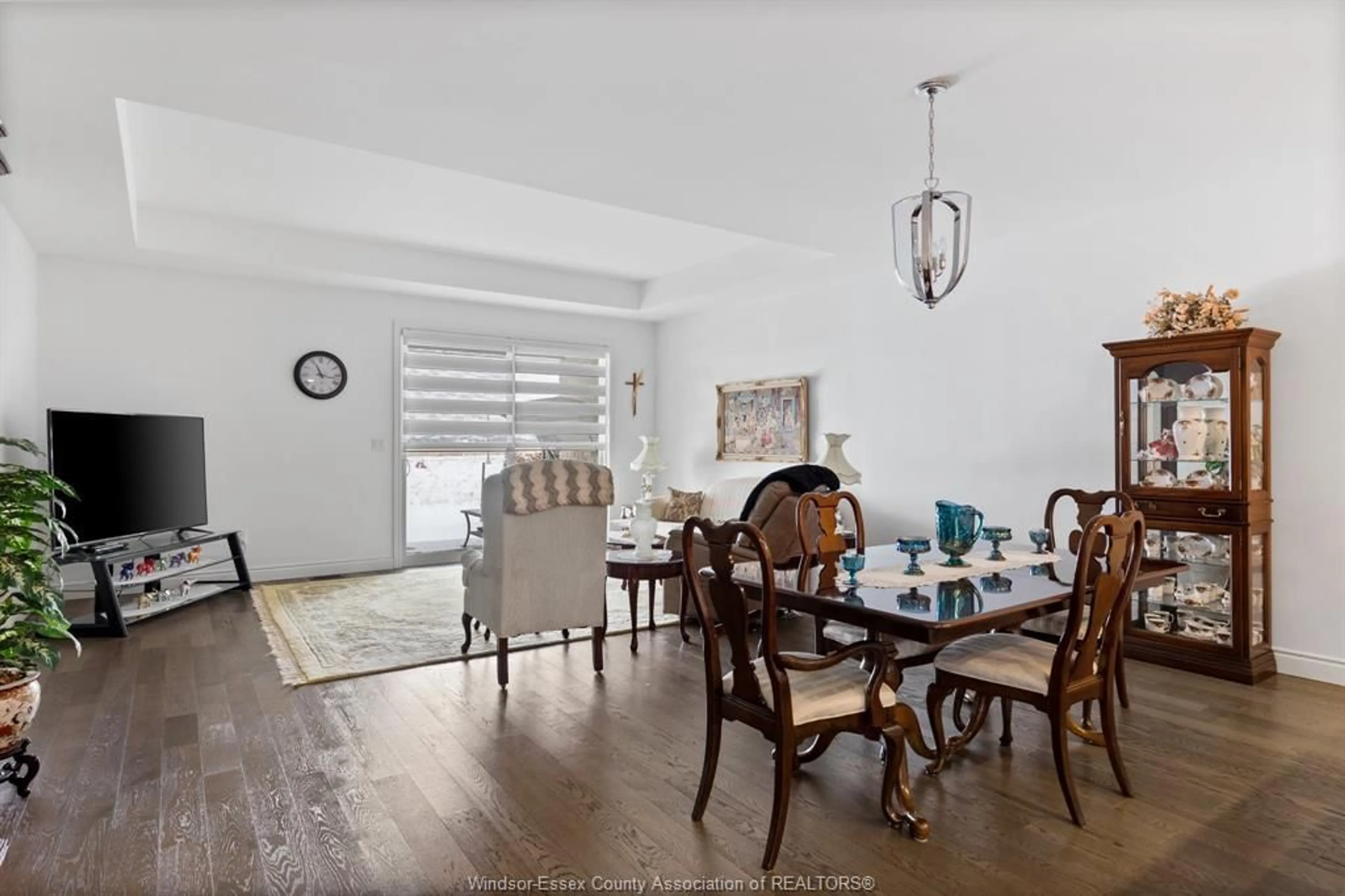 Dining room, wood/laminate floor for 230 MCLELLAN Ave, Amherstburg Ontario N9V 0H1