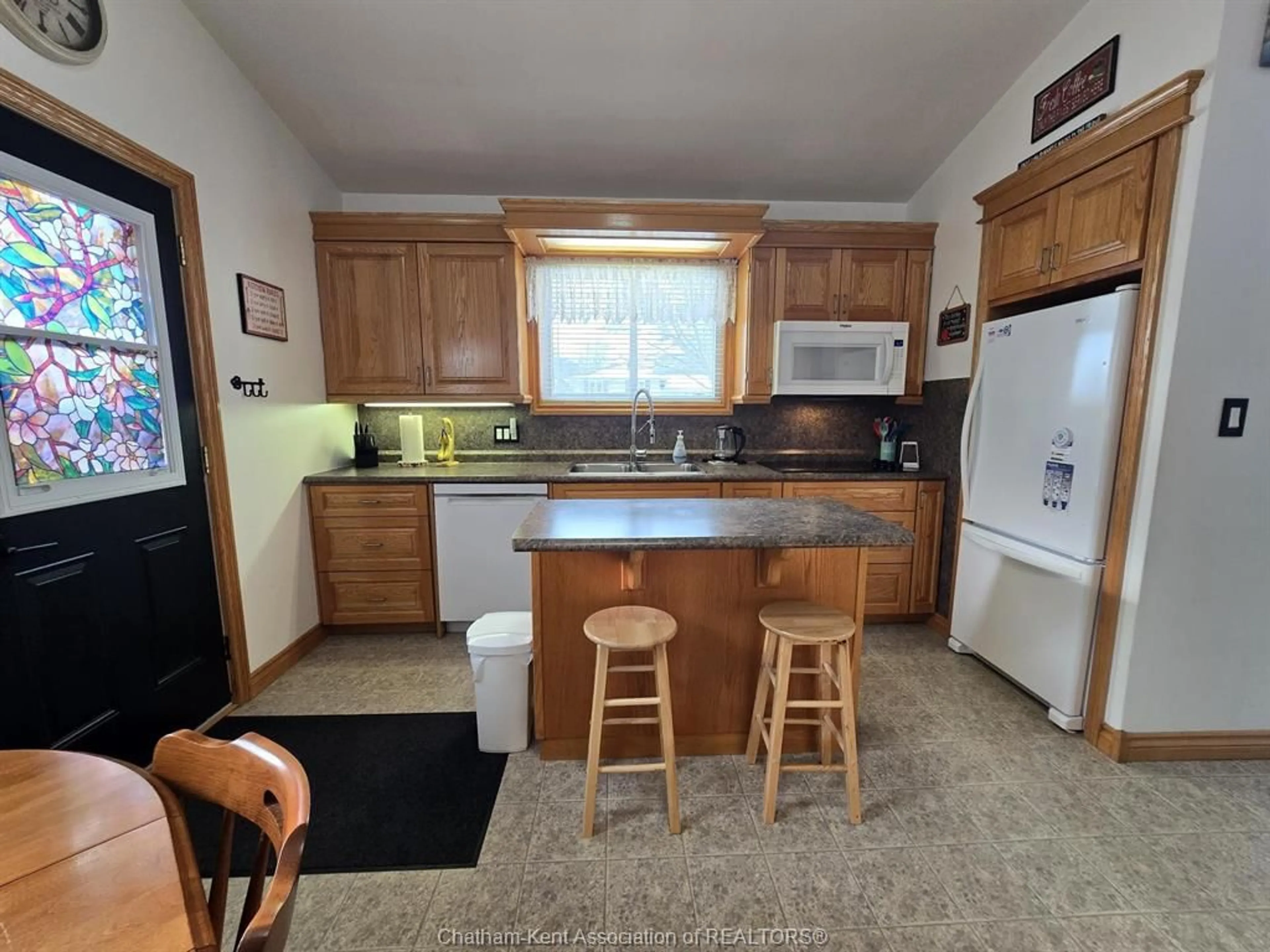 Standard kitchen, unknown for 92 WHIPPOORWILL Cres, Chatham Ontario N7L 4A3