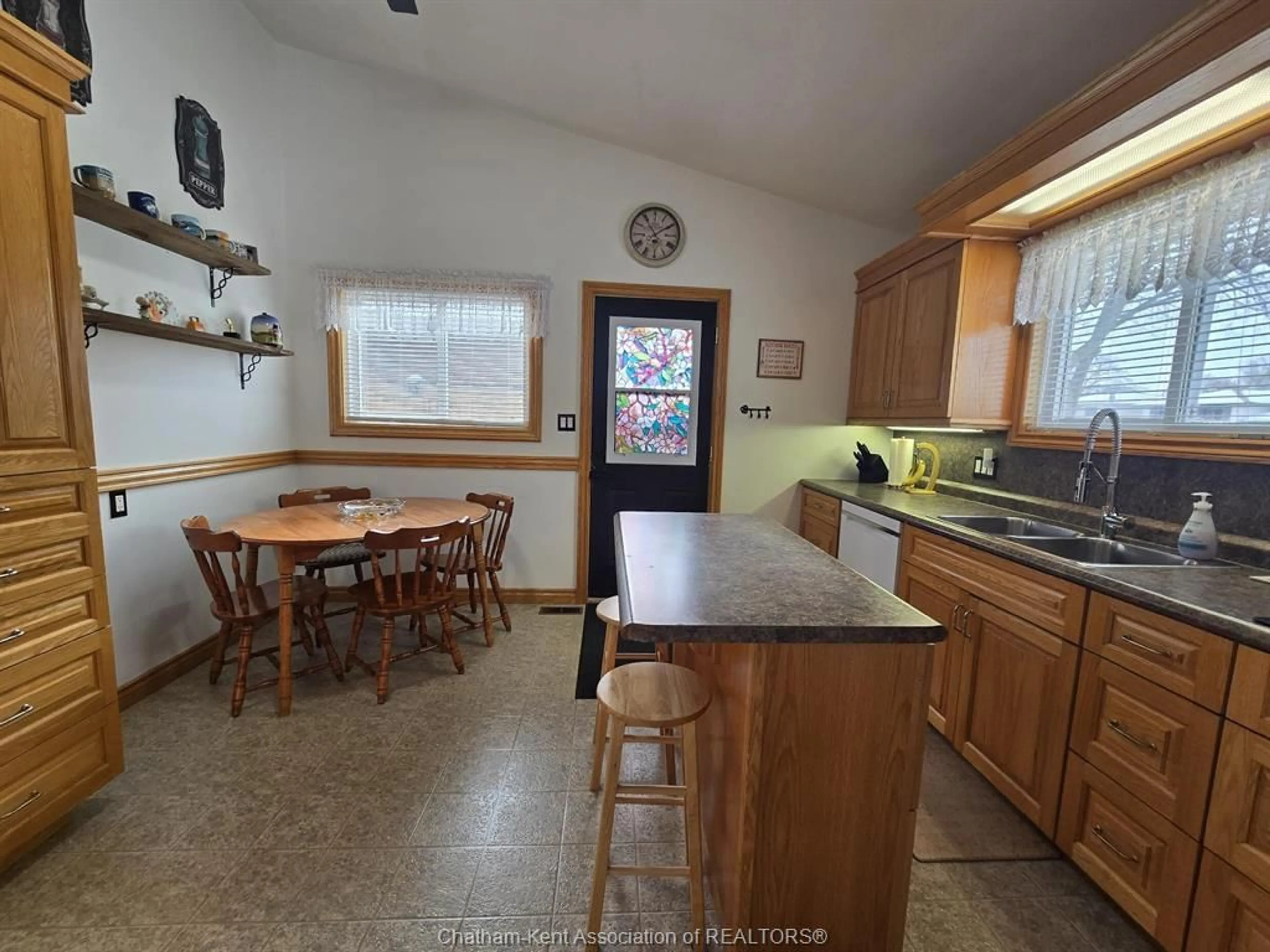 Standard kitchen, unknown for 92 WHIPPOORWILL Cres, Chatham Ontario N7L 4A3