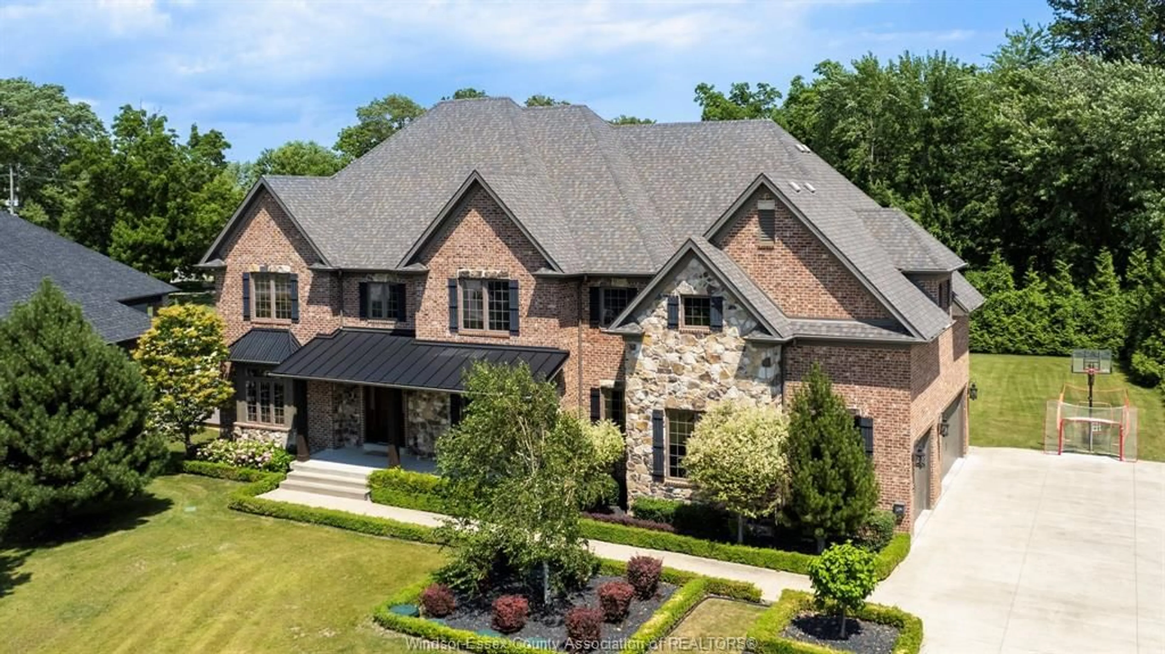 Home with brick exterior material, unknown for 3 DIMENNA Dr, Kingsville Ontario N9Y 4C7