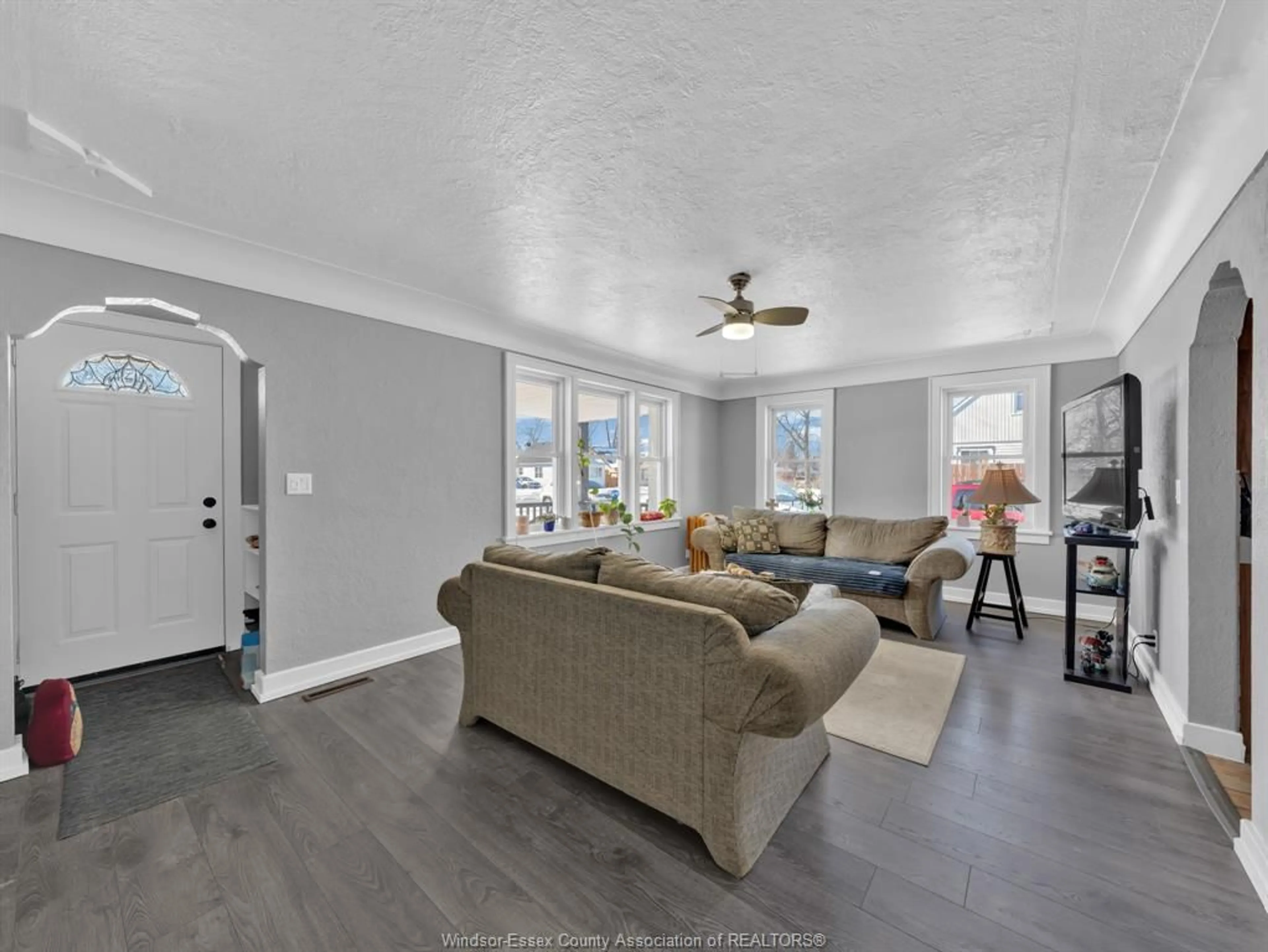 Living room with furniture, unknown for 71 MAPLE ROW, Essex Ontario N8M 2T8