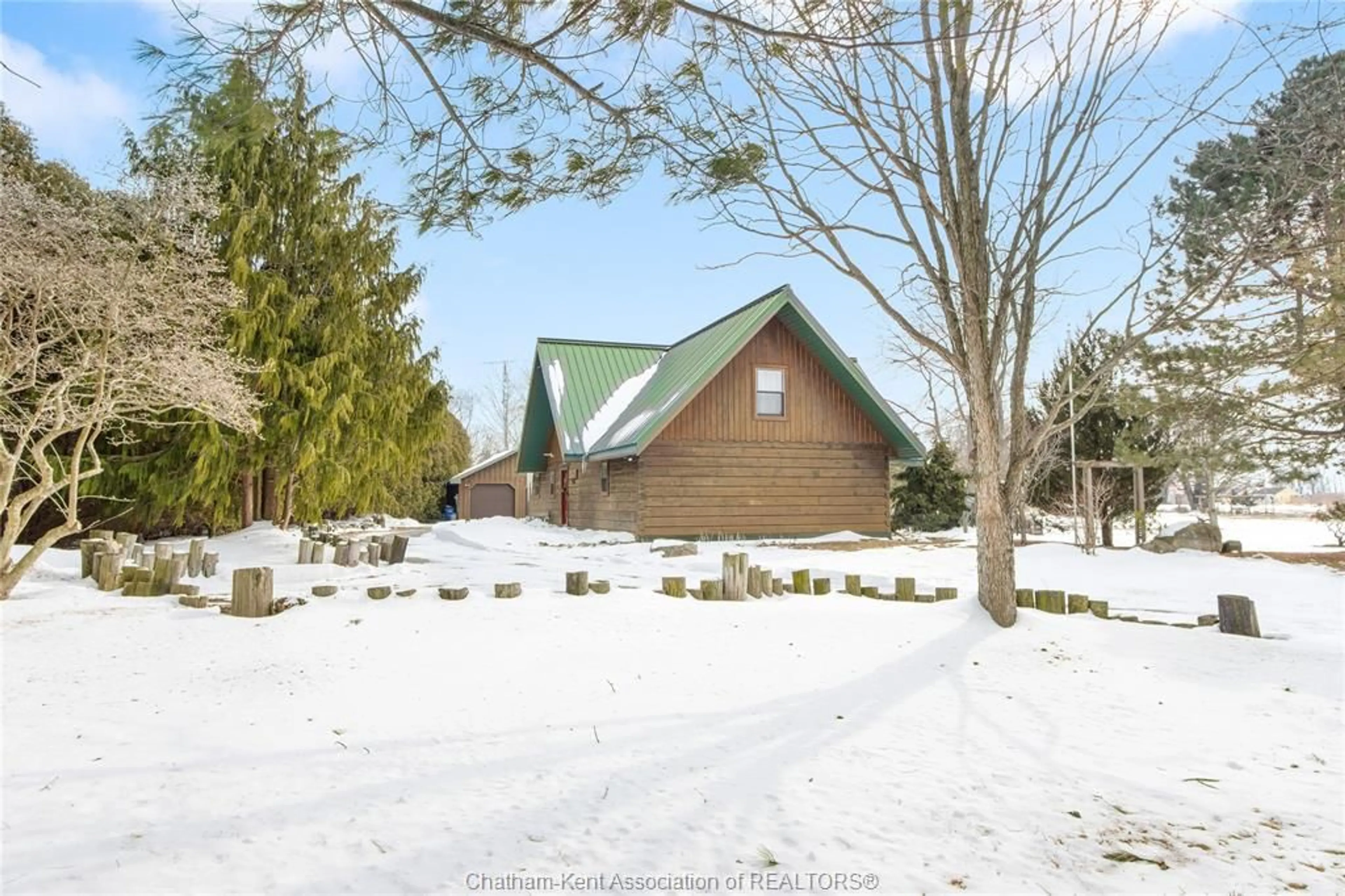 Patio, mountain view for 11280 RONDEAU ESTATES Line, Morpeth Ontario N0P 1X0