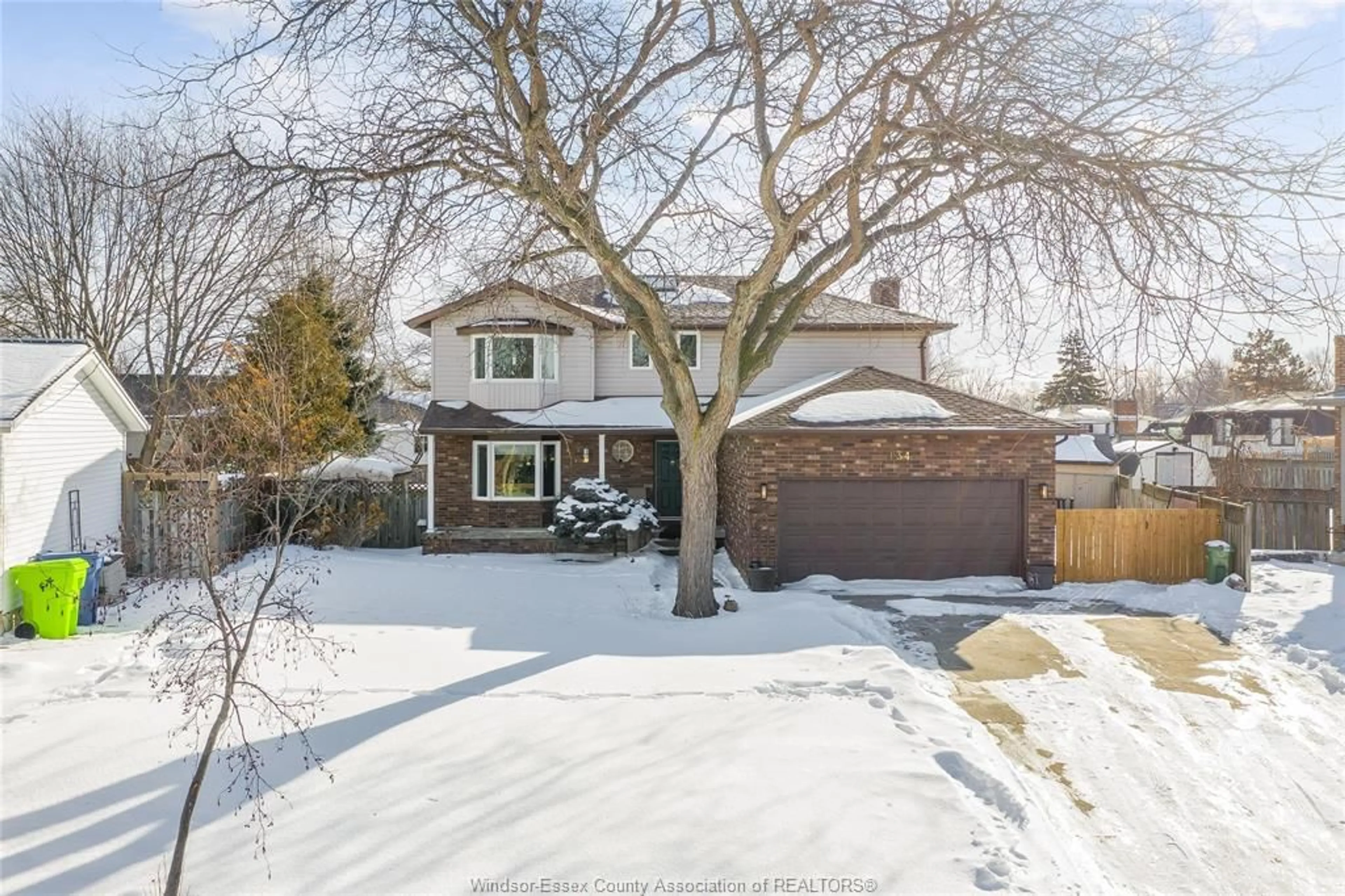 A pic from outside/outdoor area/front of a property/back of a property/a pic from drone, street for 134 ROYAL Cres, Belle River Ontario N0R 1A0