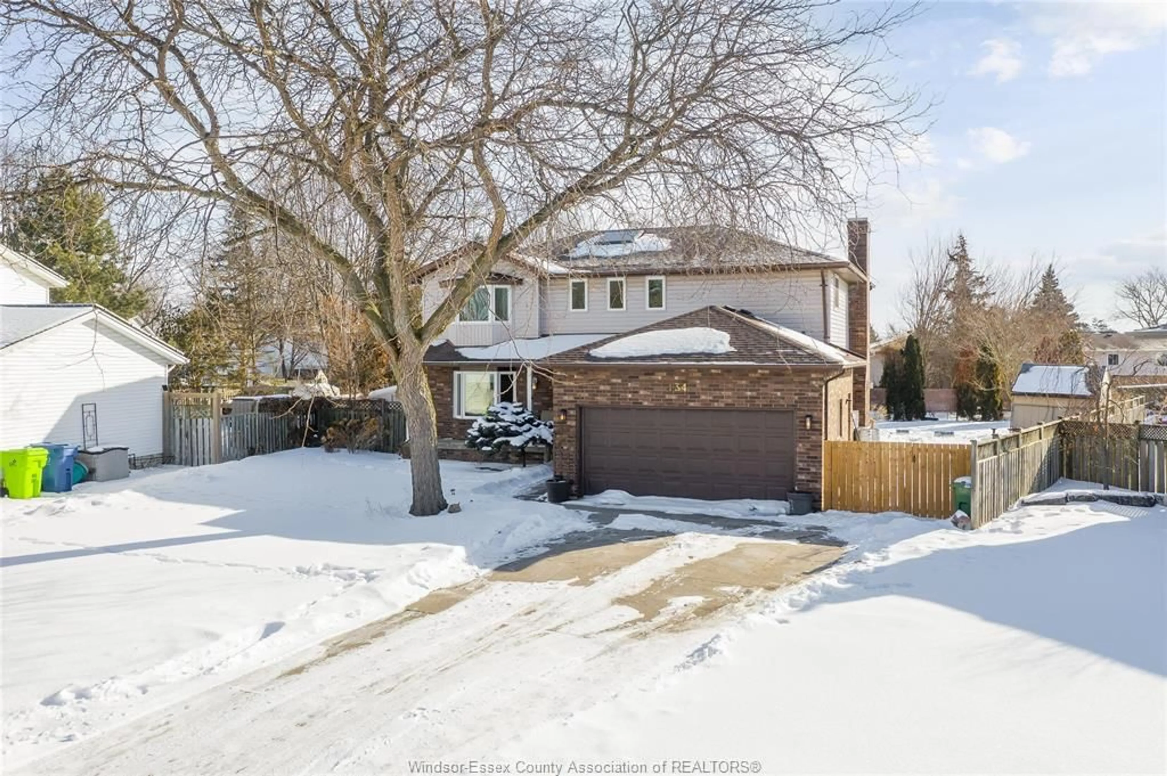 A pic from outside/outdoor area/front of a property/back of a property/a pic from drone, street for 134 ROYAL Cres, Belle River Ontario N0R 1A0