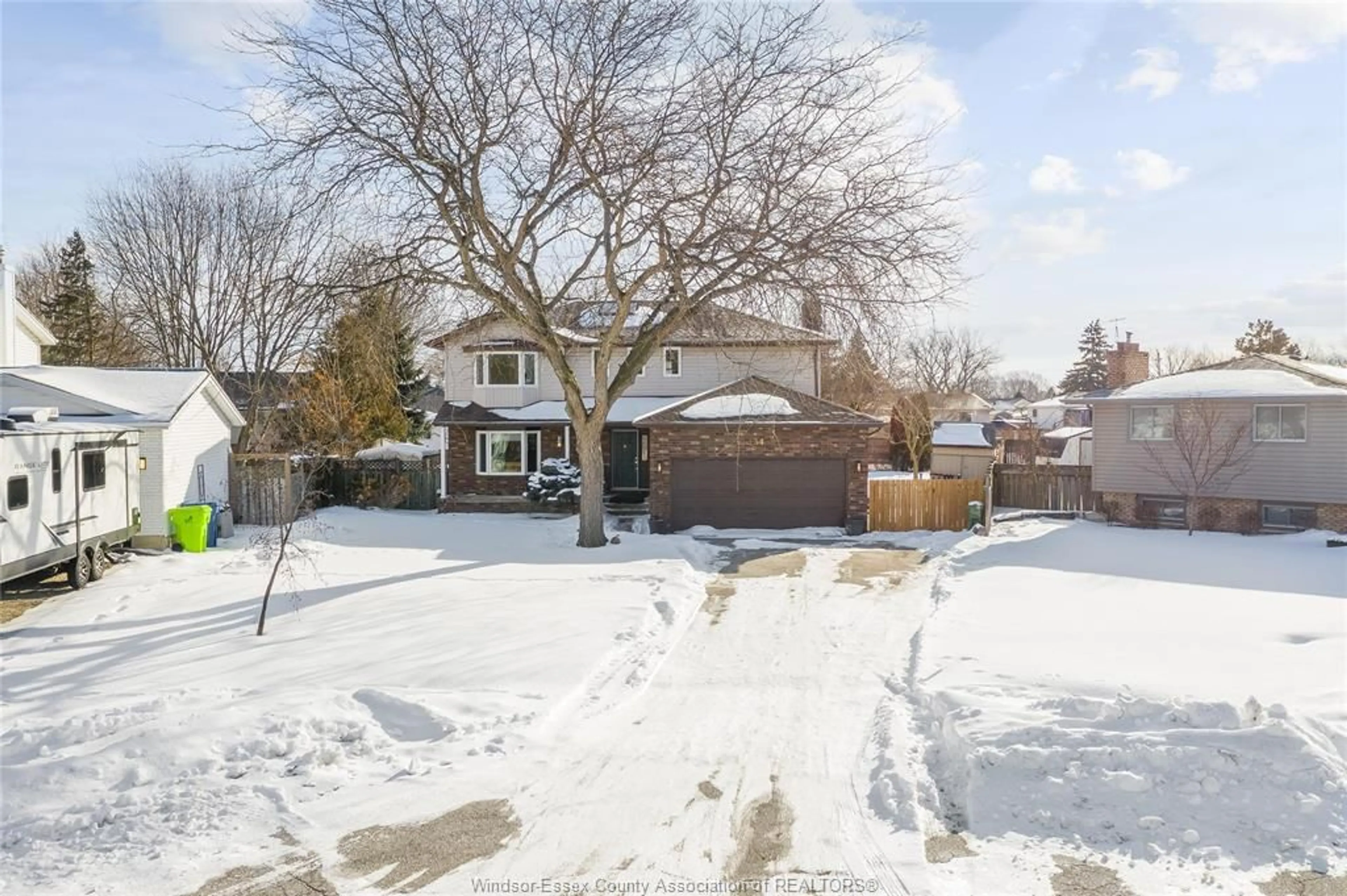 A pic from outside/outdoor area/front of a property/back of a property/a pic from drone, street for 134 ROYAL Cres, Belle River Ontario N0R 1A0