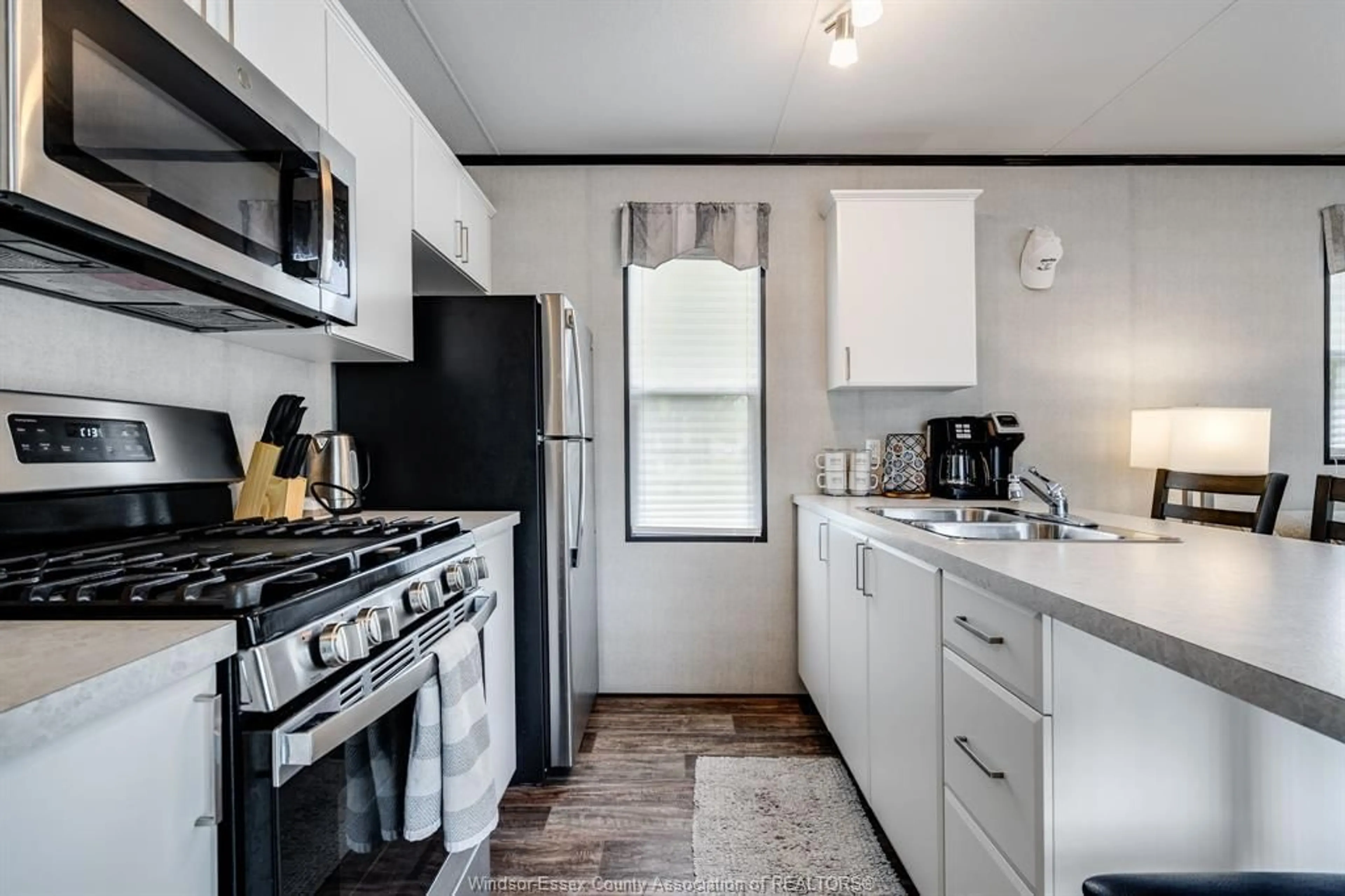 Standard kitchen, ceramic/tile floor for 981 County Rd 2 #522, Lakeshore Ontario N8N 4P4