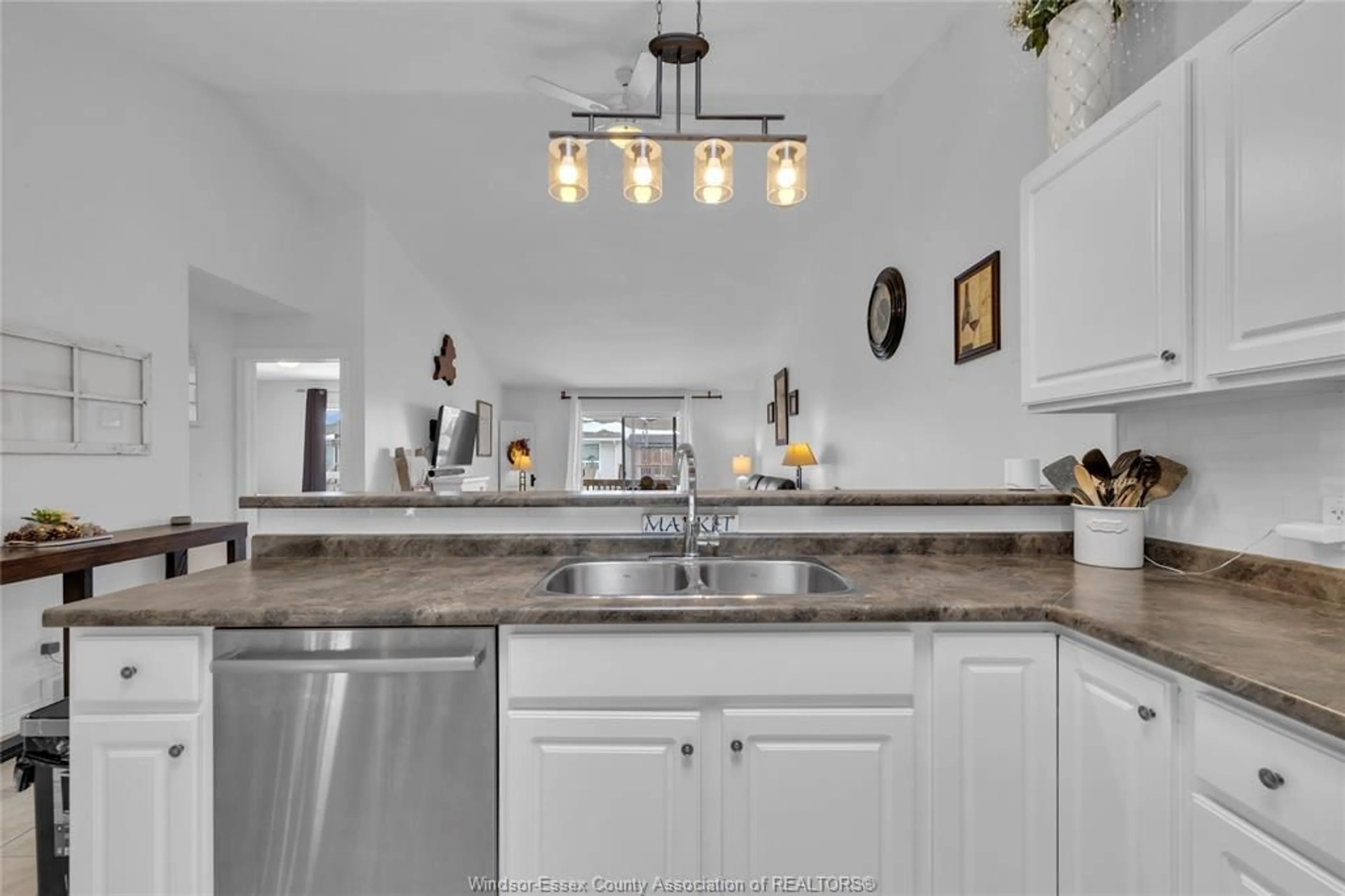 Open concept kitchen, ceramic/tile floor for 178 Christina Cres, Leamington Ontario N8H 5L8