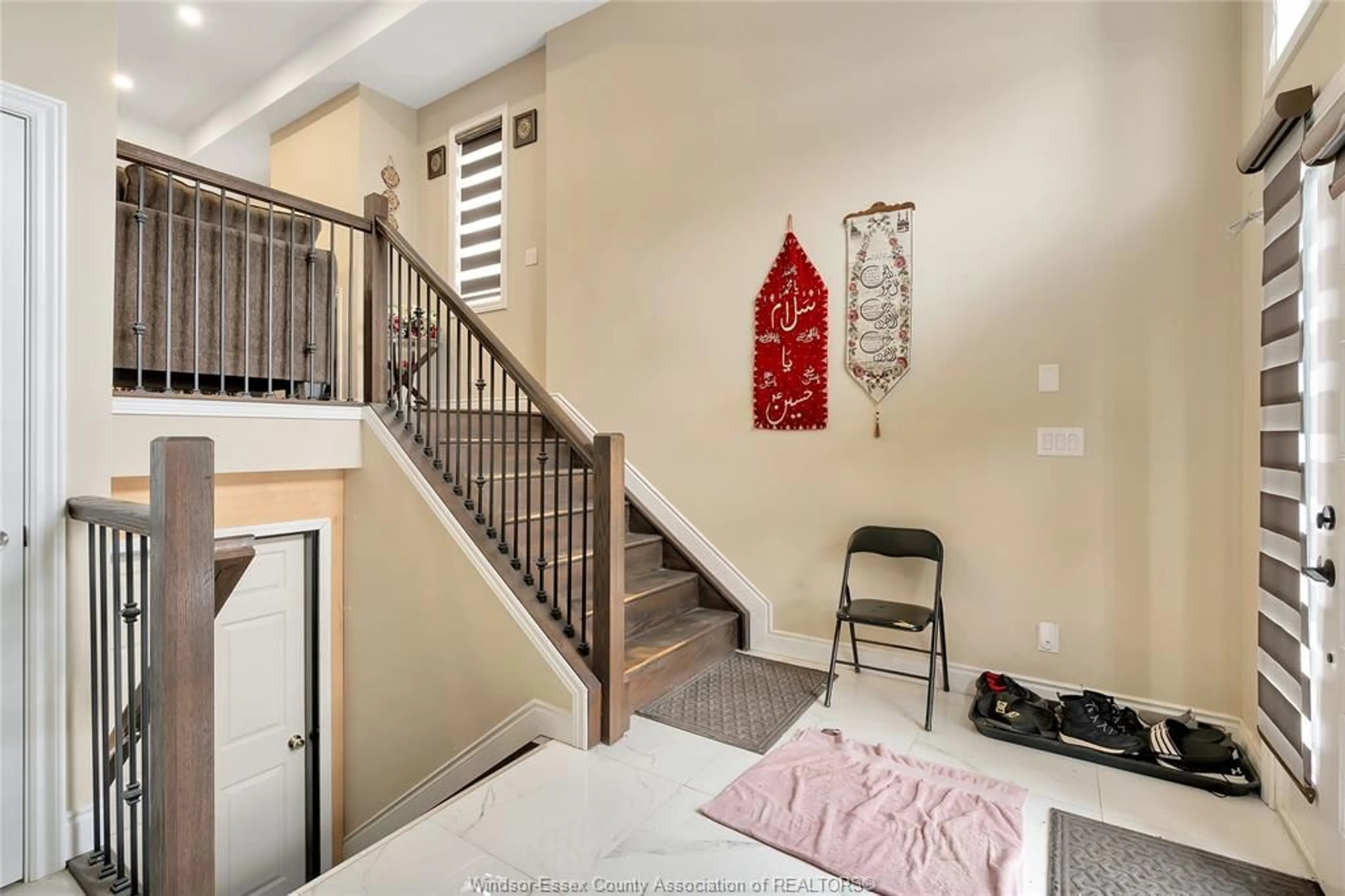 Indoor entryway for 522 LESPERANCE Rd, Tecumseh Ontario N8N 1W4