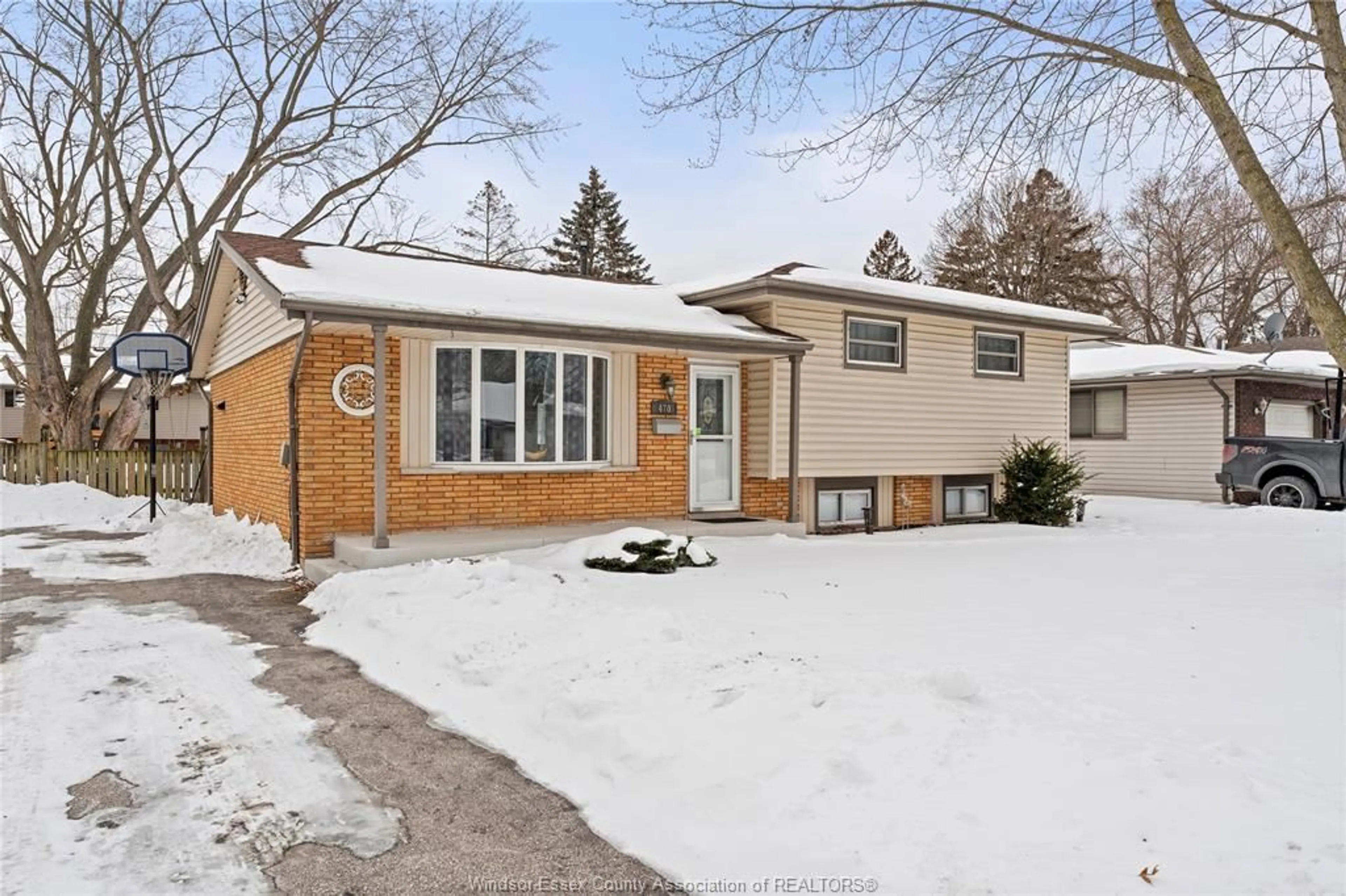 Unknown for 470 MAPLE Ave, LaSalle Ontario N9J 1P4