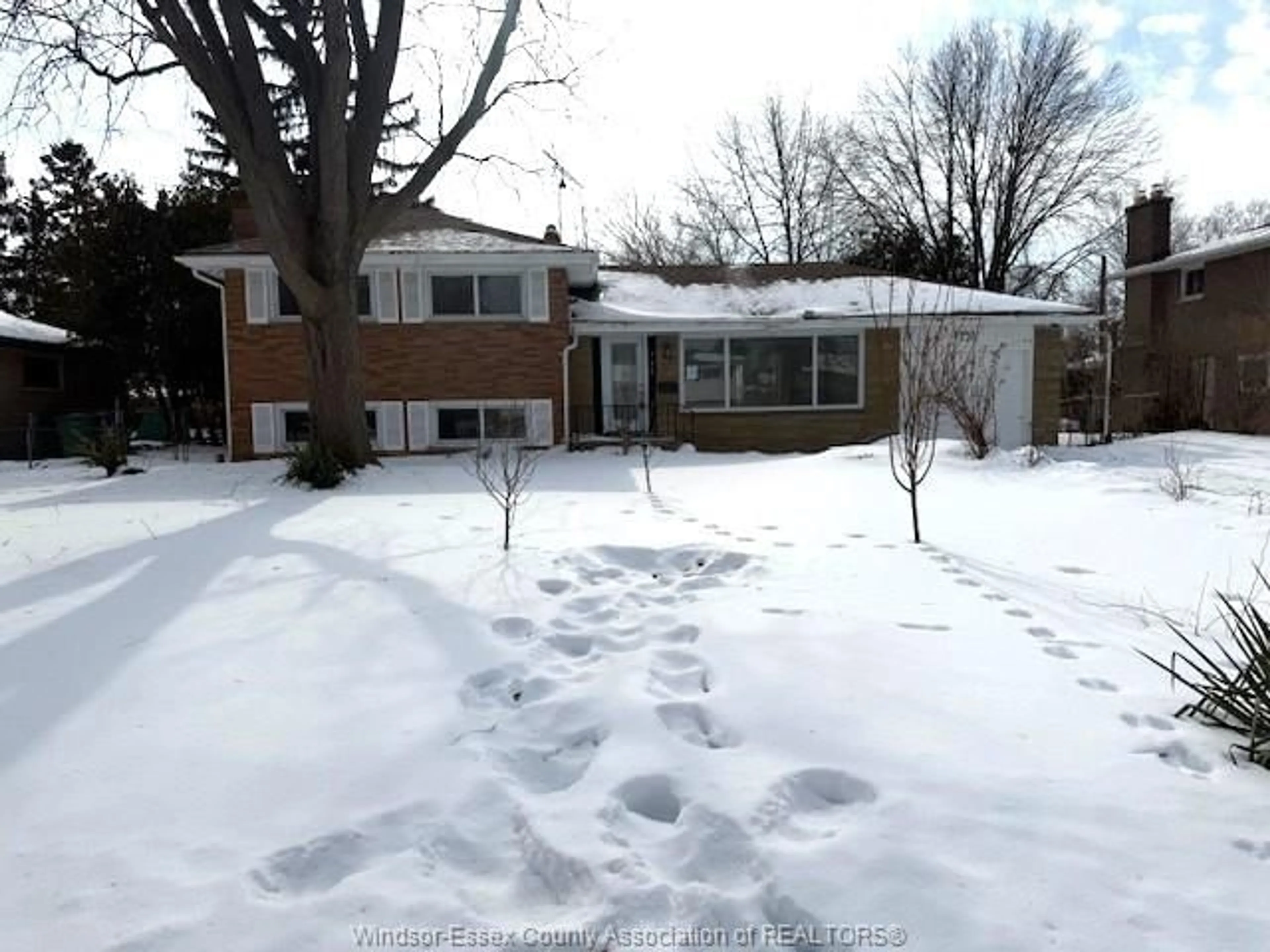 Unknown for 735 LYNN St, Windsor Ontario N9G 1G6