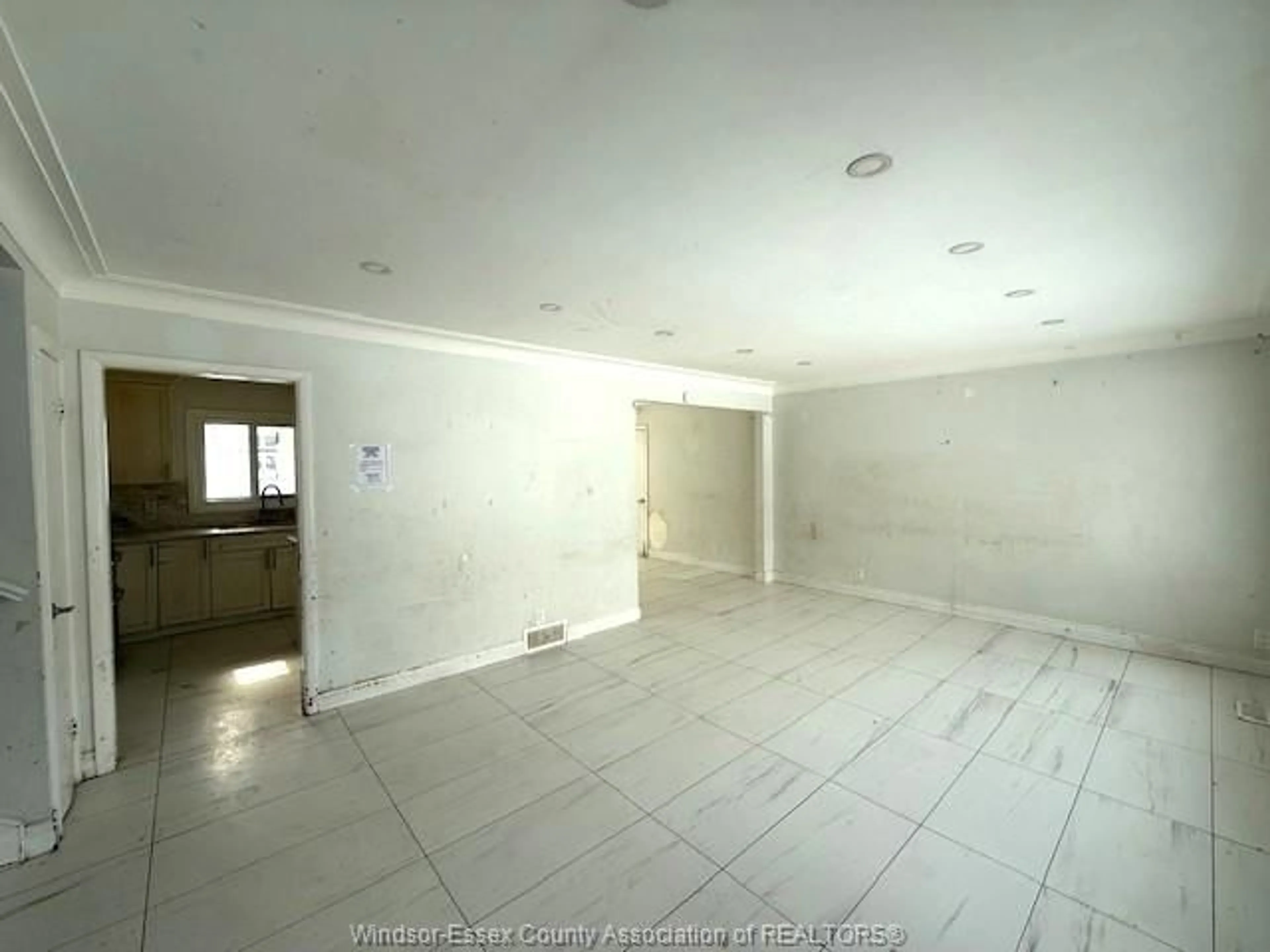 A pic of a room for 735 LYNN St, Windsor Ontario N9G 1G6