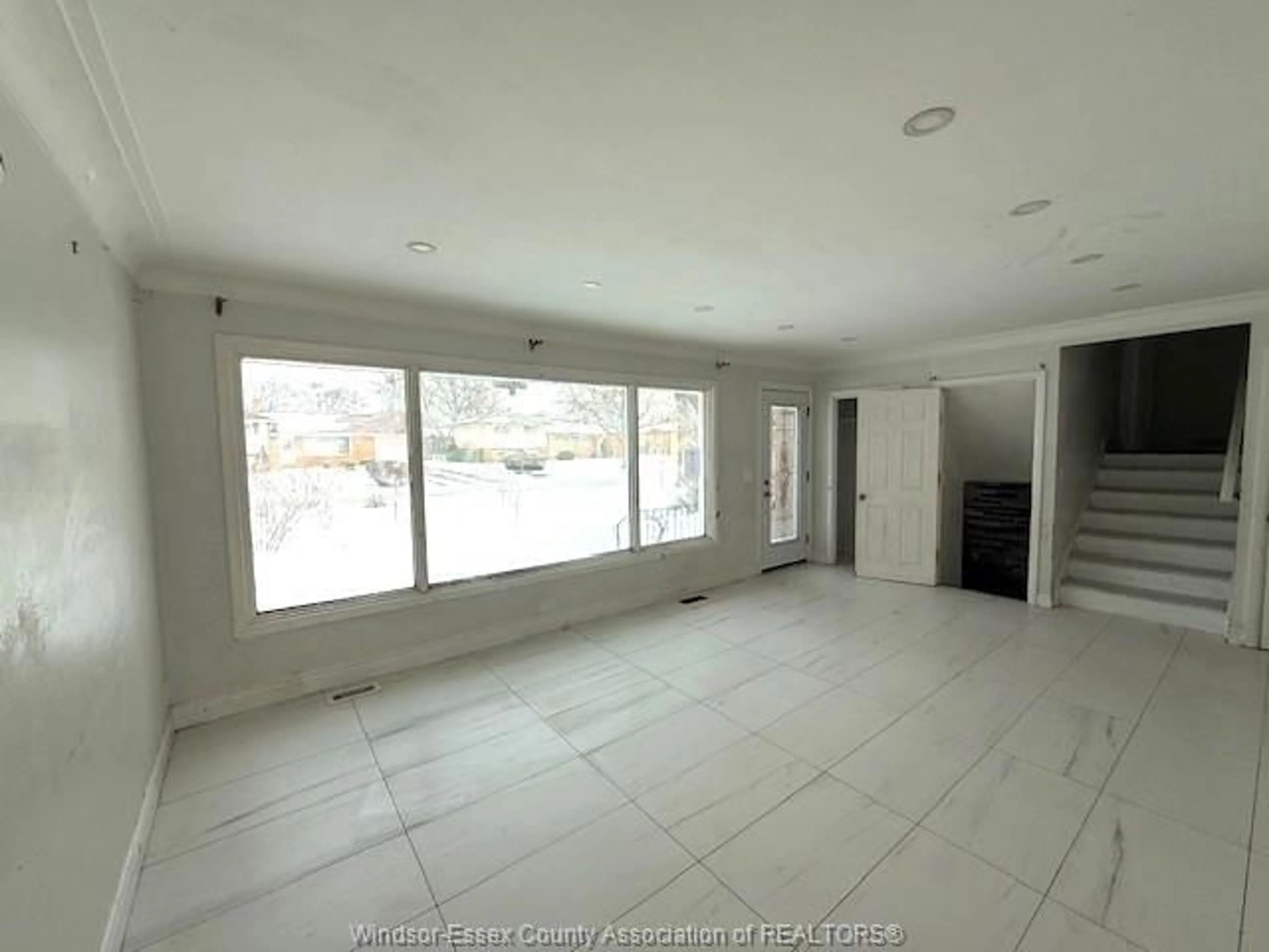 A pic of a room for 735 LYNN St, Windsor Ontario N9G 1G6