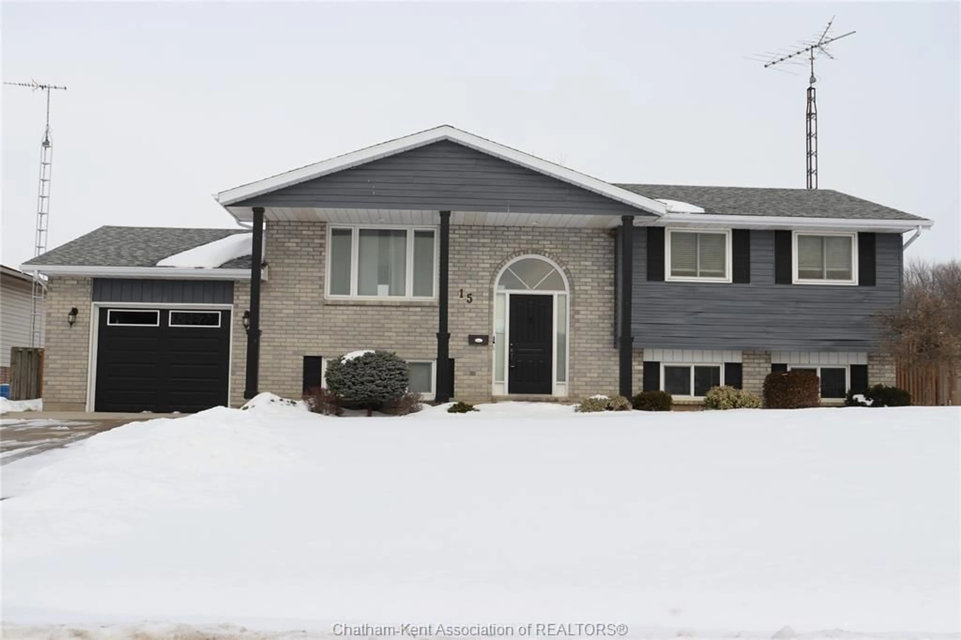 Home with vinyl exterior material, street for 15 Mango Lane, Blenheim Ontario N0P 1A0