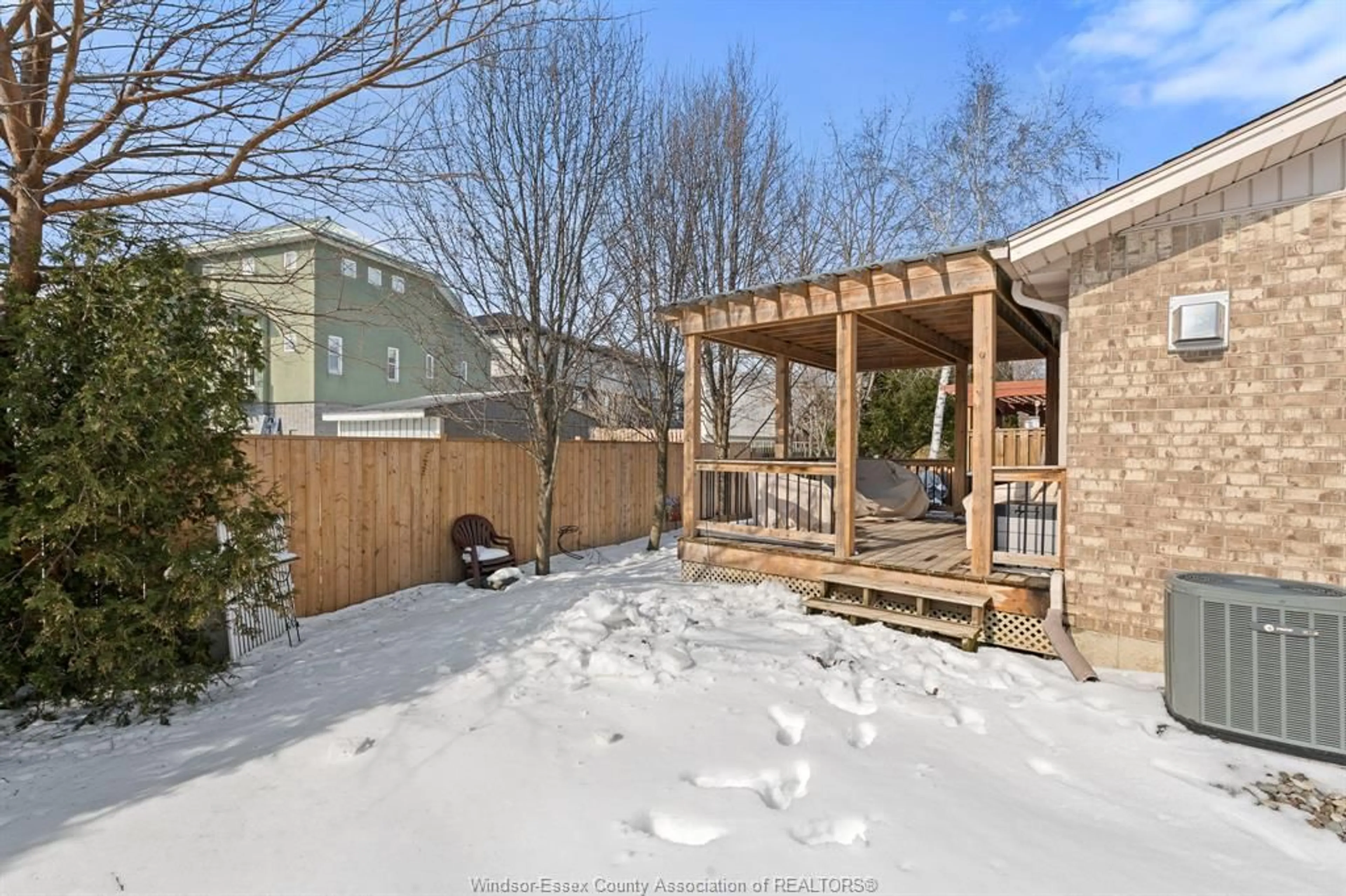 Patio, street for 9 Malibu Dr, Leamington Ontario N8H 5G4