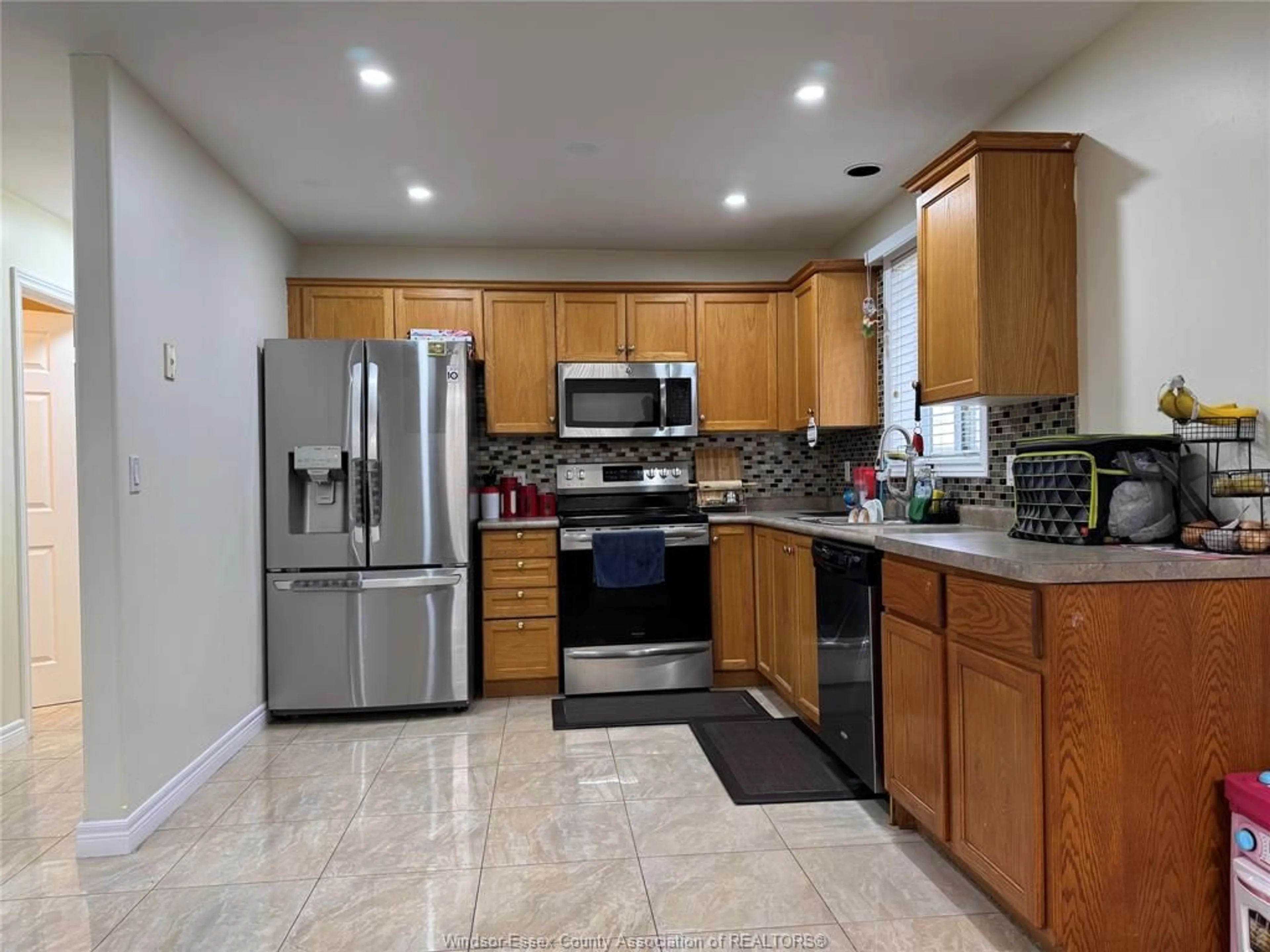 Unknown for 1481 HIGHNOON Dr, Windsor Ontario N9G 3B6