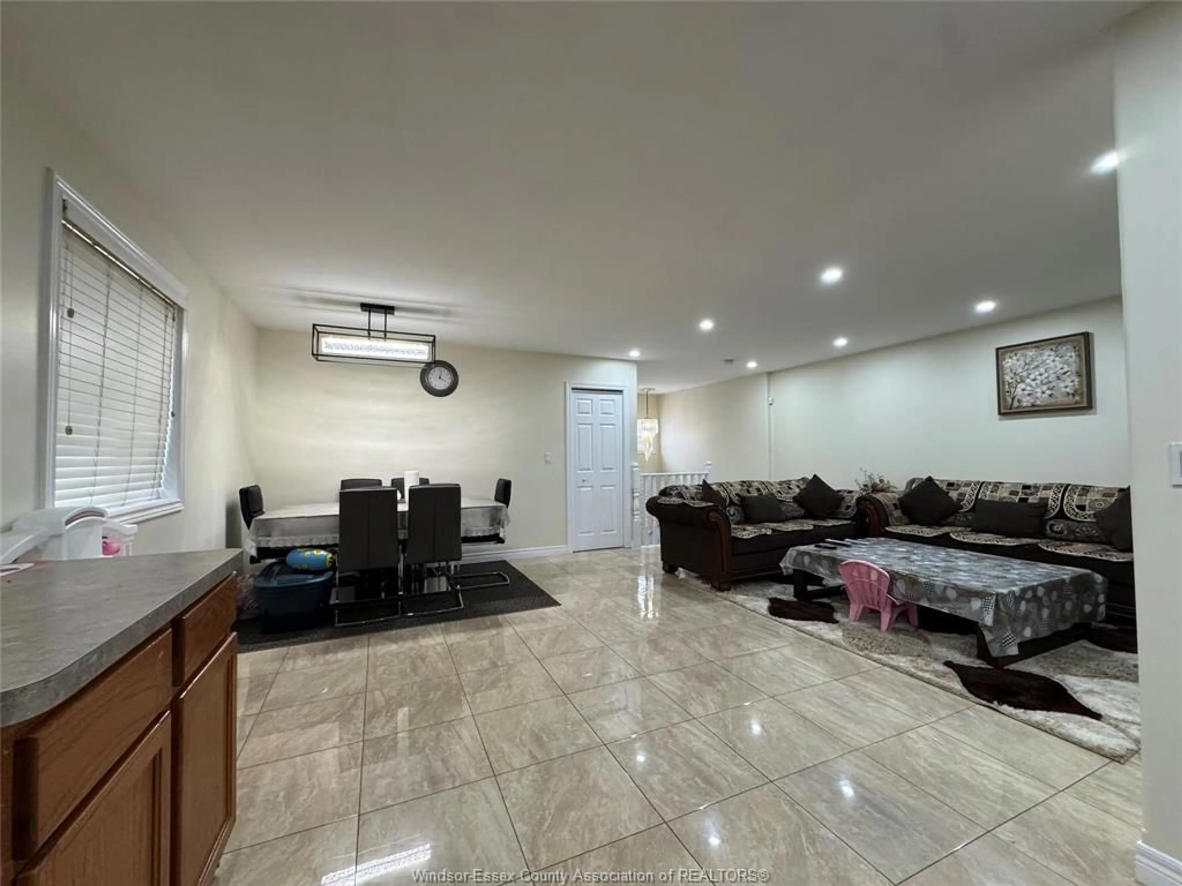 Unknown for 1481 HIGHNOON Dr, Windsor Ontario N9G 3B6