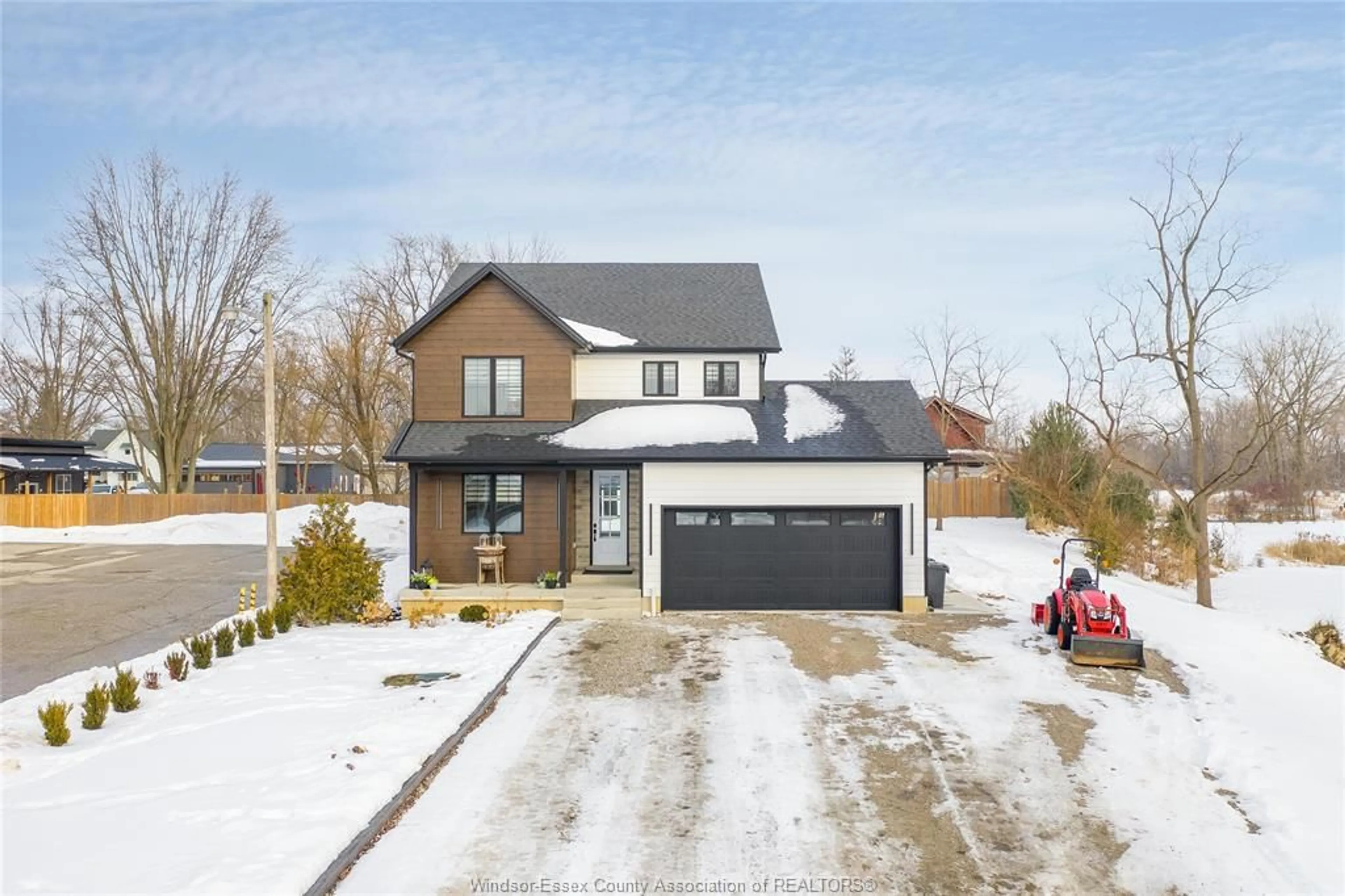 A pic from outside/outdoor area/front of a property/back of a property/a pic from drone, street for 2618 COUNTY RD 27, Woodslee Ontario N0R 1V0