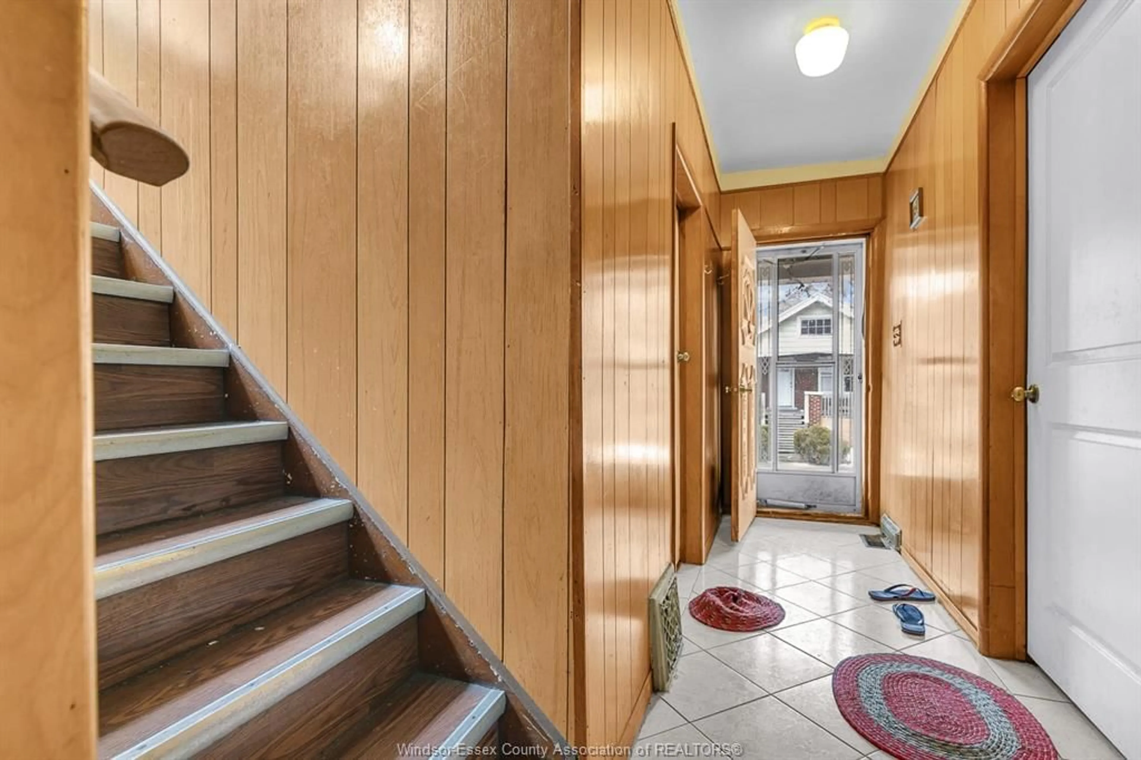 Indoor foyer for 248 RANKIN, Windsor Ontario N9B 2R5