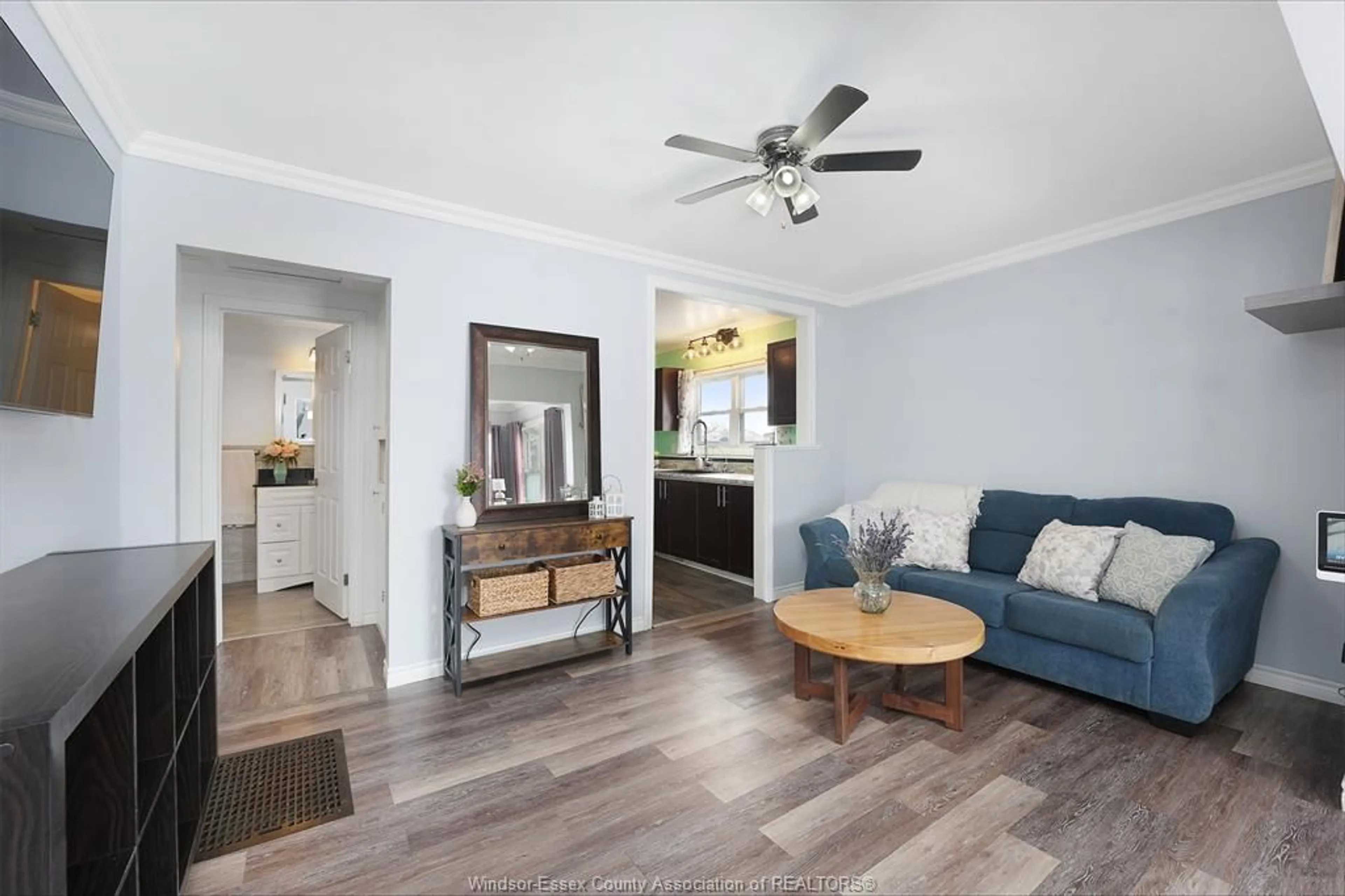 Living room with furniture, wood/laminate floor for 1994 JEFFERSON, Windsor Ontario N8T 2W2