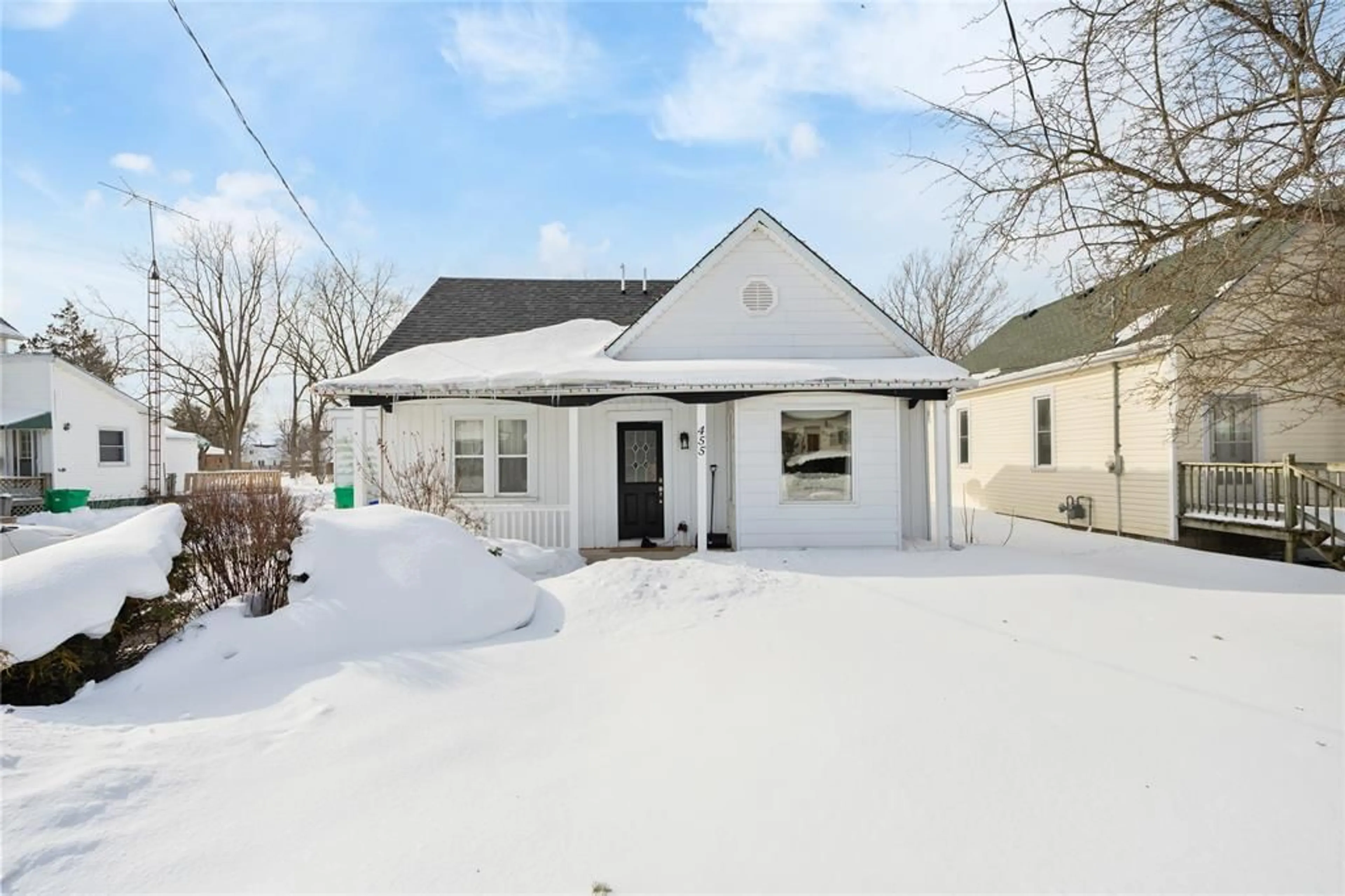 Unknown for 455 Princess St, Petrolia Ontario N0N 1R0