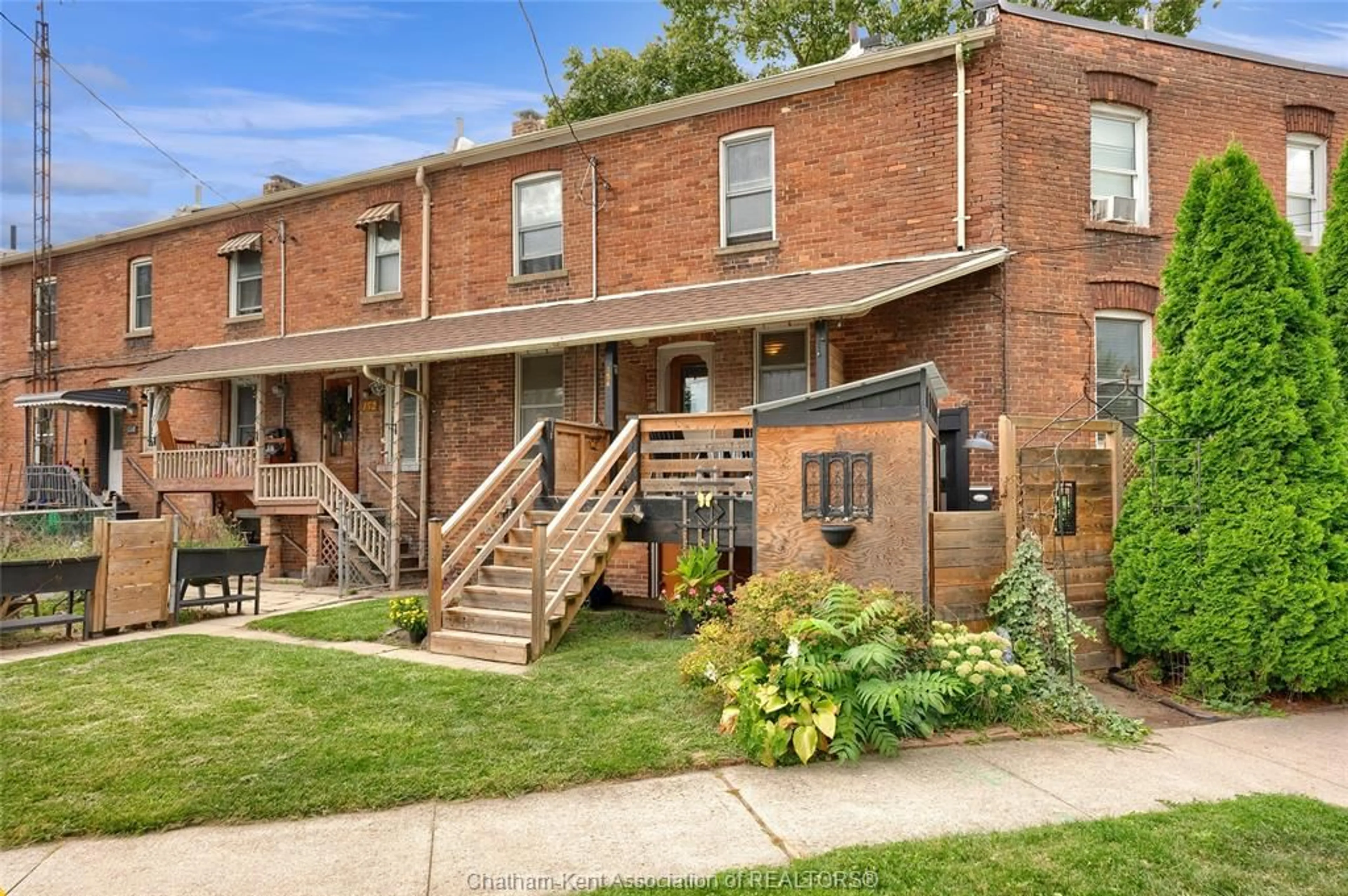 Home with brick exterior material, street for 154 Grand Ave, Chatham Ontario N7L 1W2