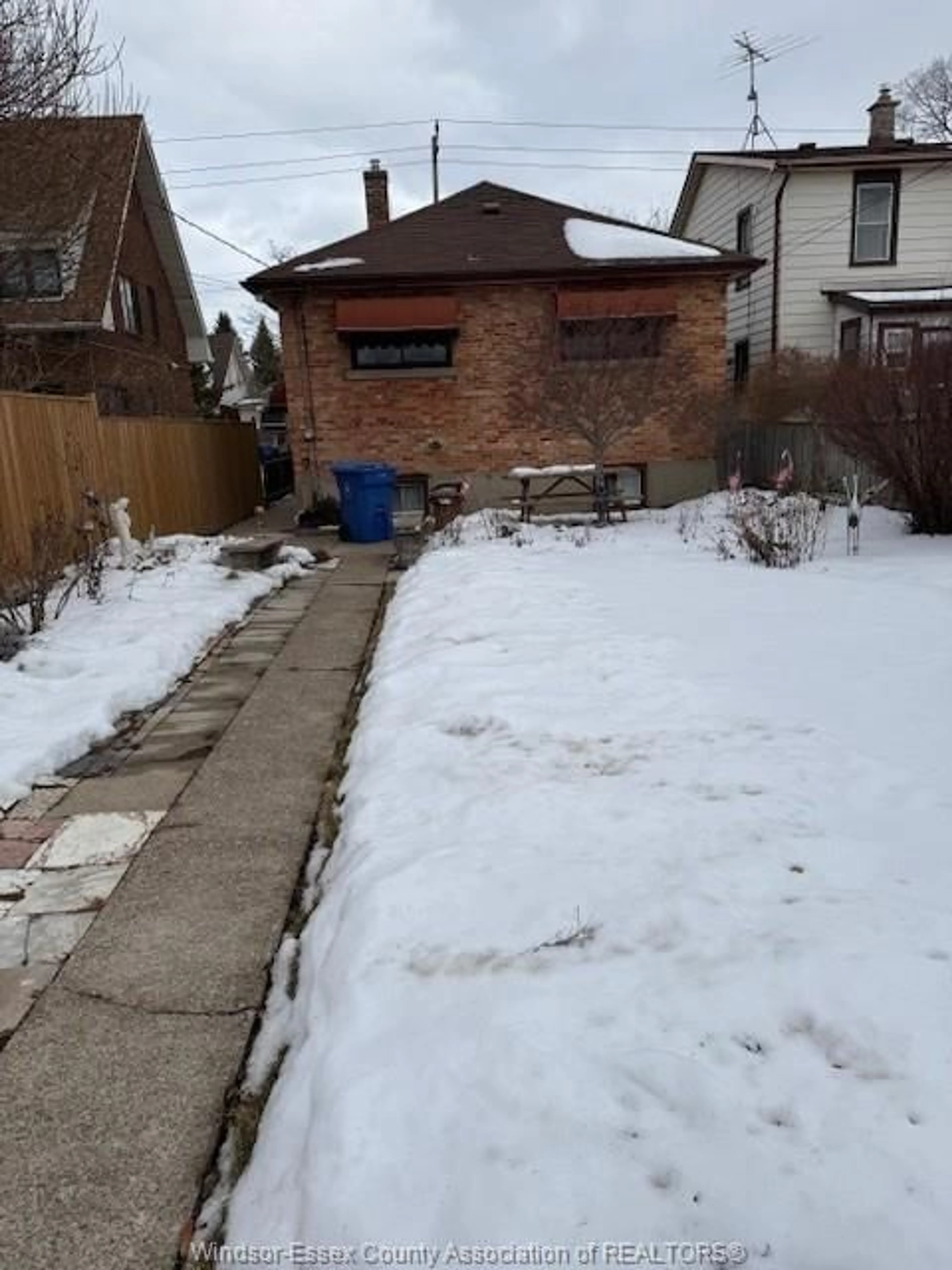 Patio, street for 1507 LANGLOIS Ave, Windsor Ontario N8X 4M3