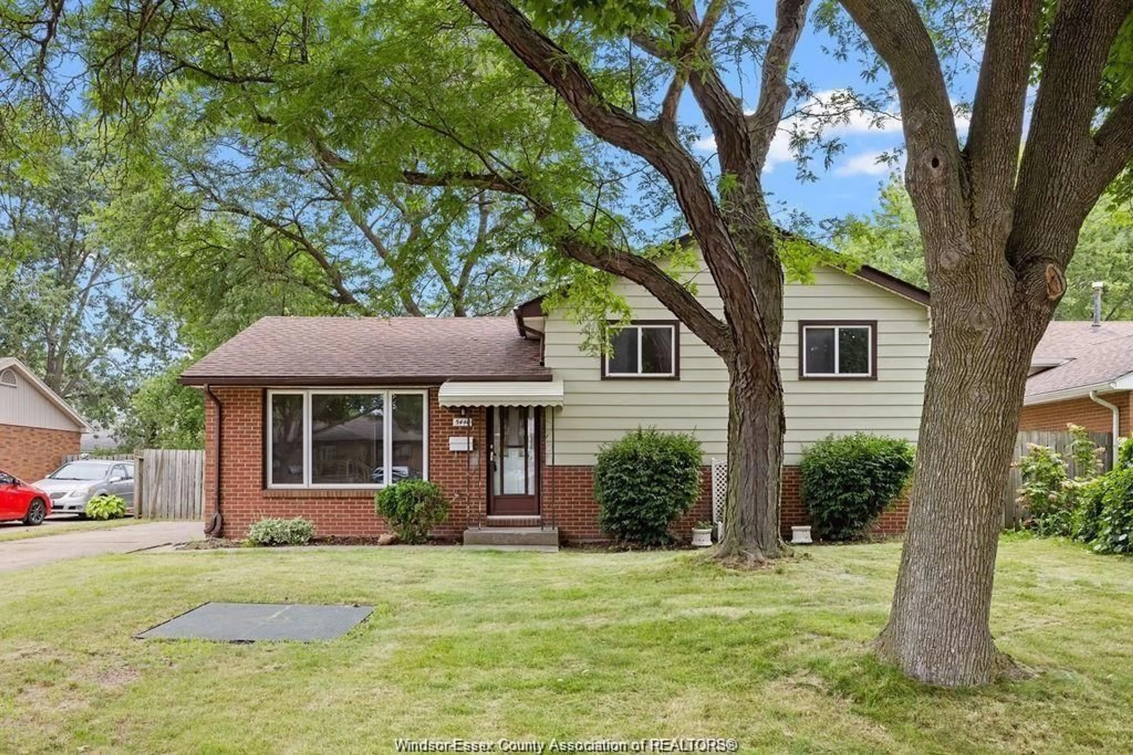 Home with brick exterior material, street for 5440 LYNDON, Windsor Ontario N8T 1N8