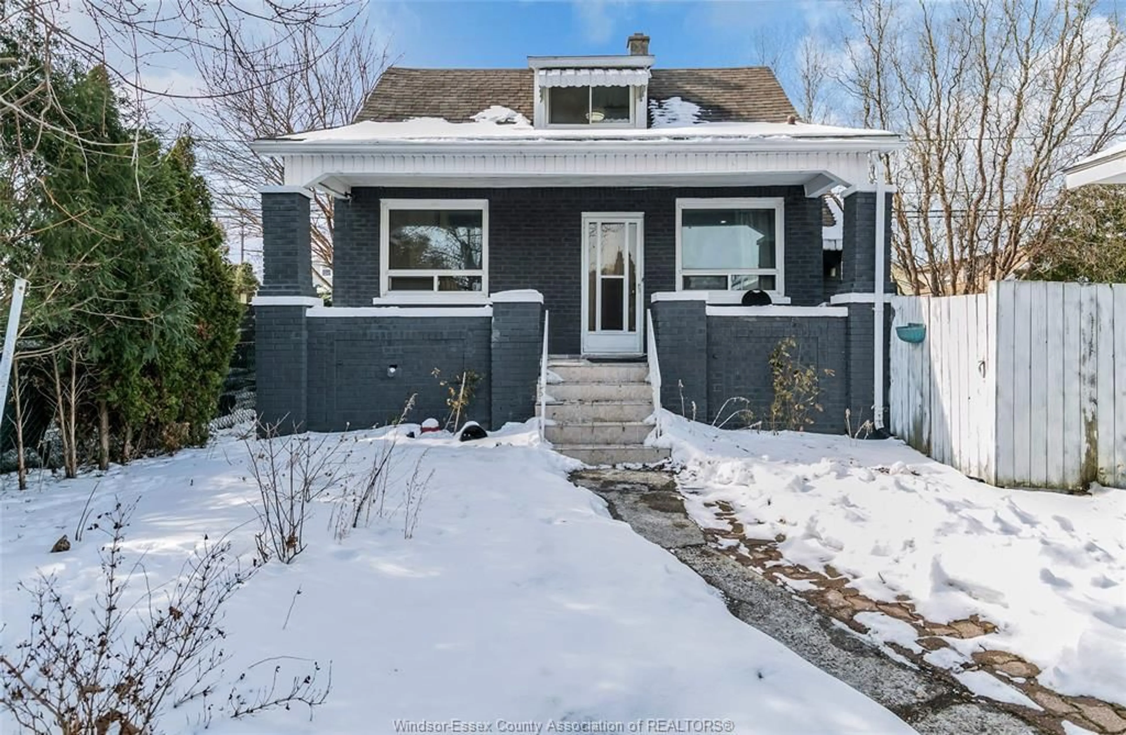 Home with vinyl exterior material, street for 1623 ALBERT, Windsor Ontario N8Y 3R4