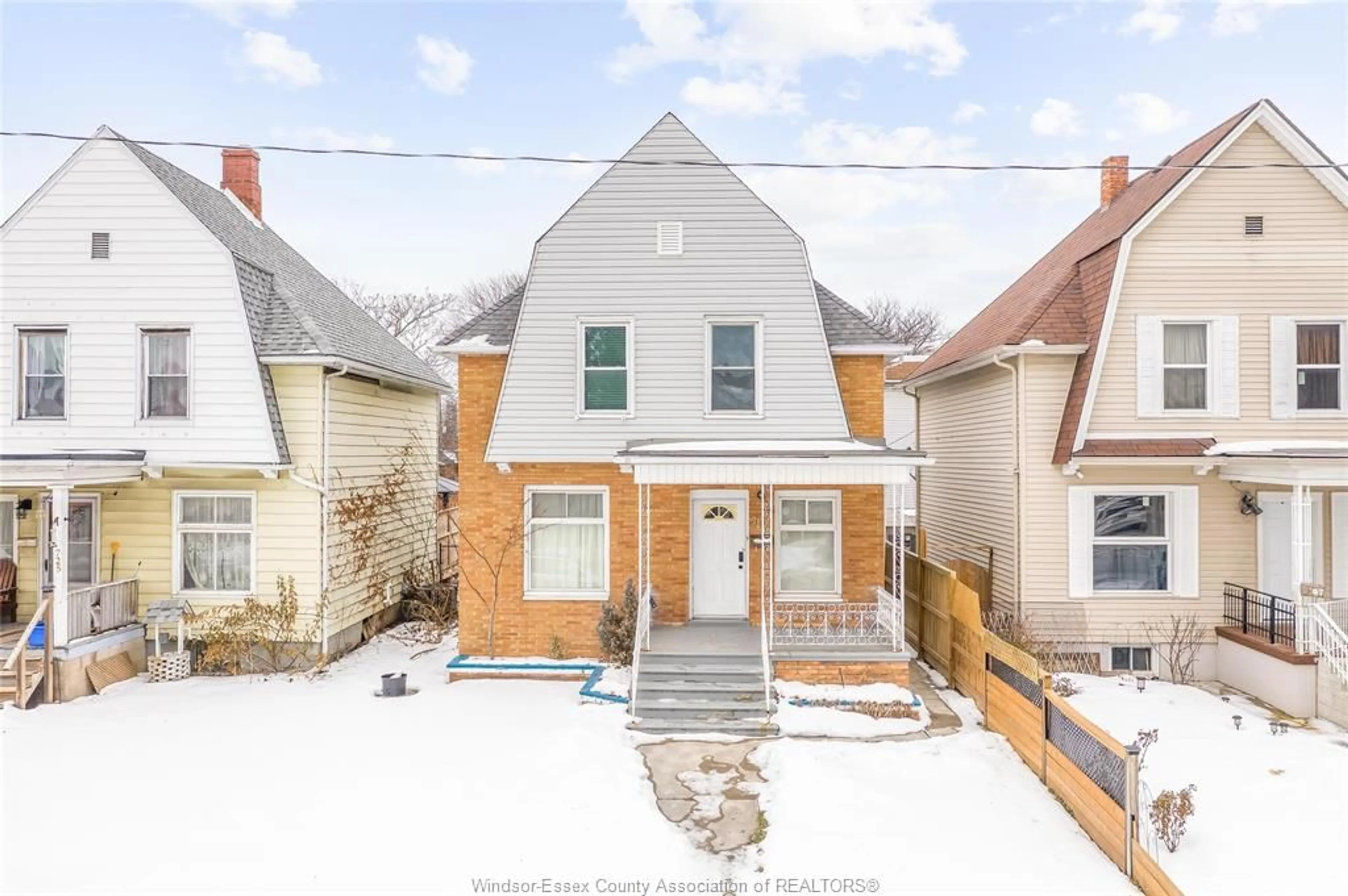 Home with brick exterior material, street for 715 AYLMER Ave, Windsor Ontario N9A 1V2