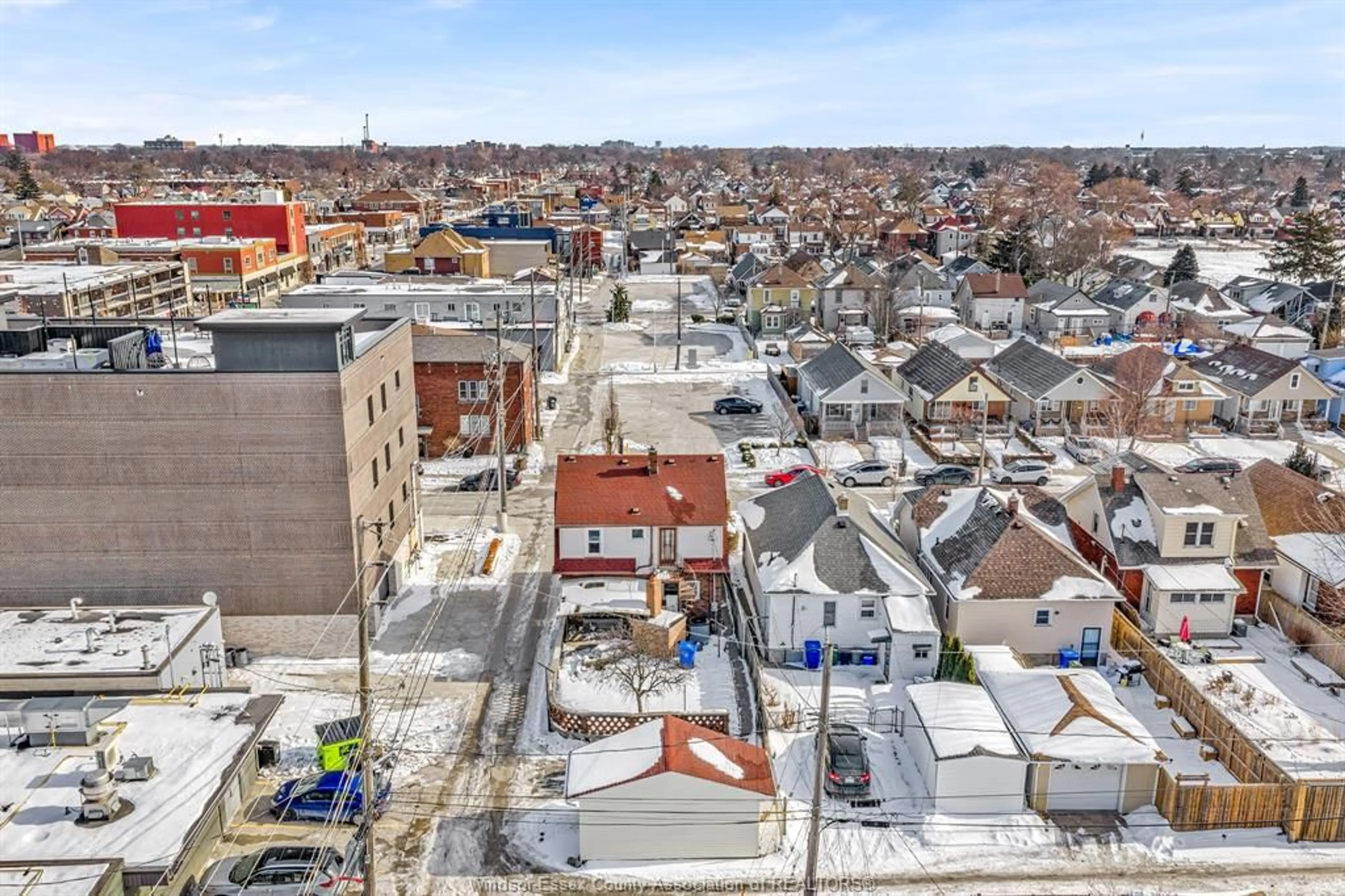 A pic from outside/outdoor area/front of a property/back of a property/a pic from drone, street for 1027 MARENTETTE, Windsor Ontario N9A 2A4