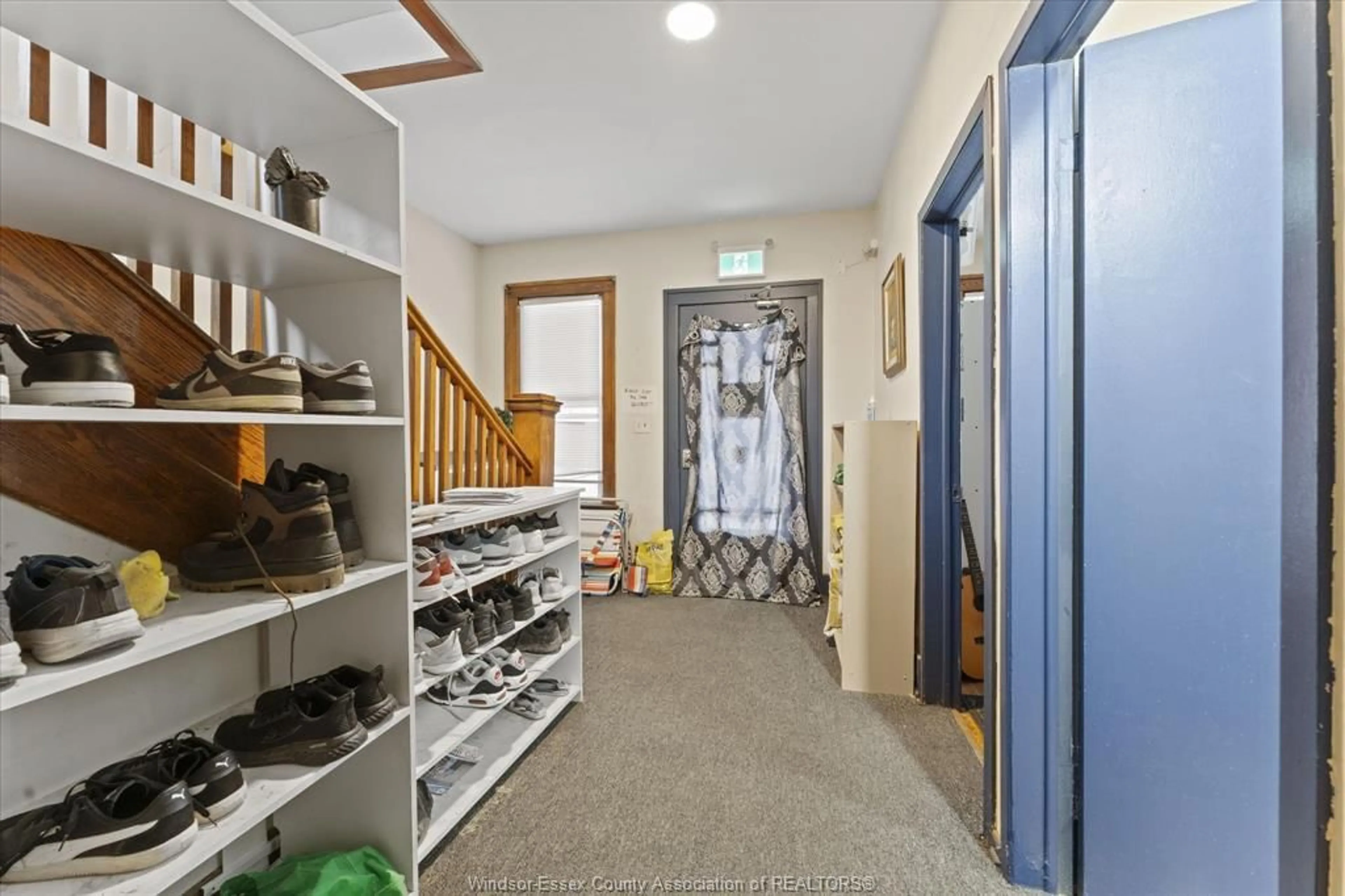 Indoor entryway for 3060 Sandwich, Windsor Ontario N9C 1A4