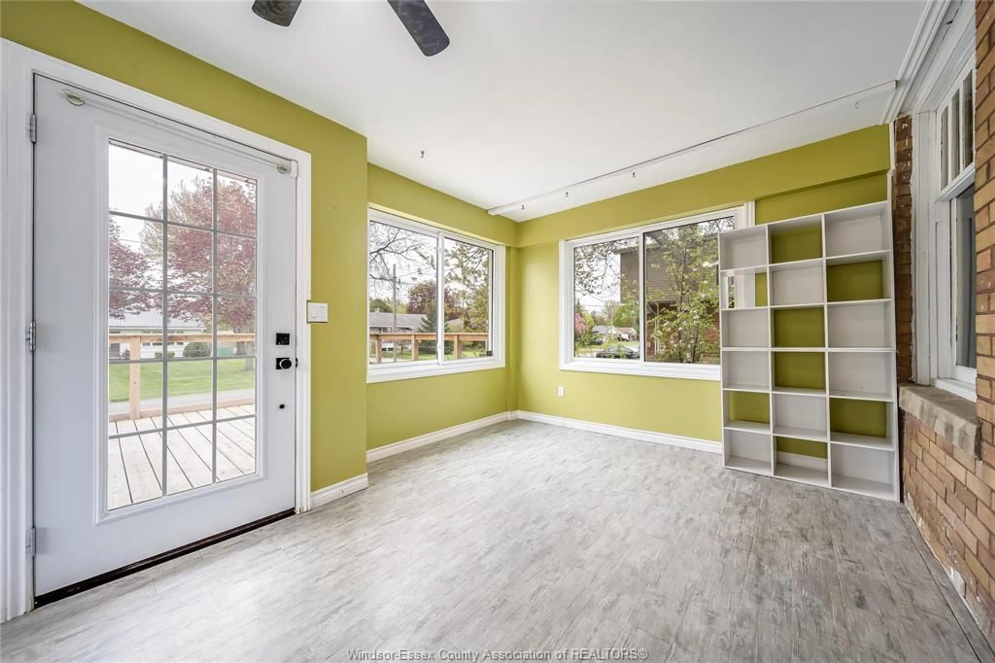 Indoor entryway for 221 JOHN St, Blenheim Ontario N0P 1A0