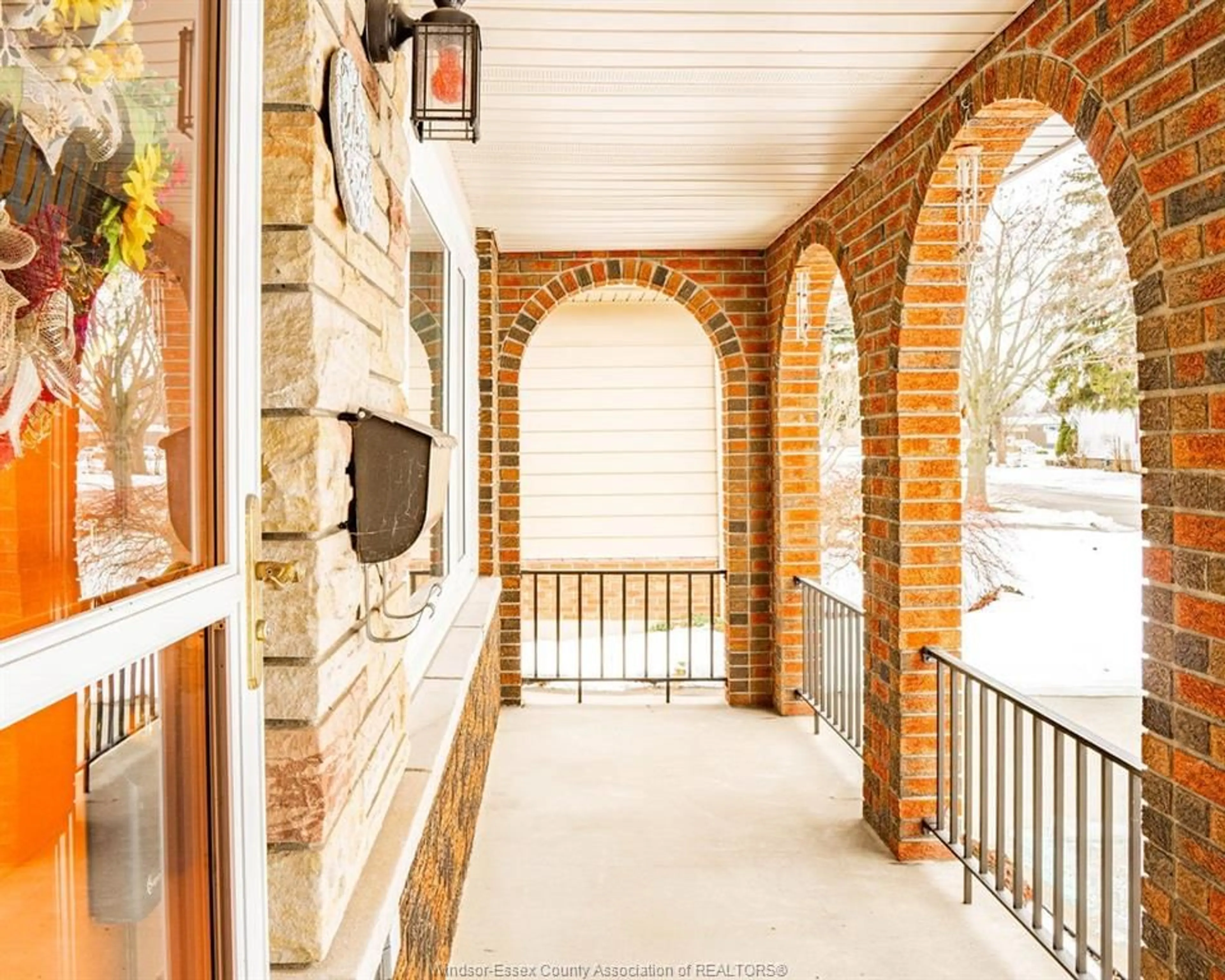 Unknown for 1068 Frank, Windsor Ontario N8S 3P7