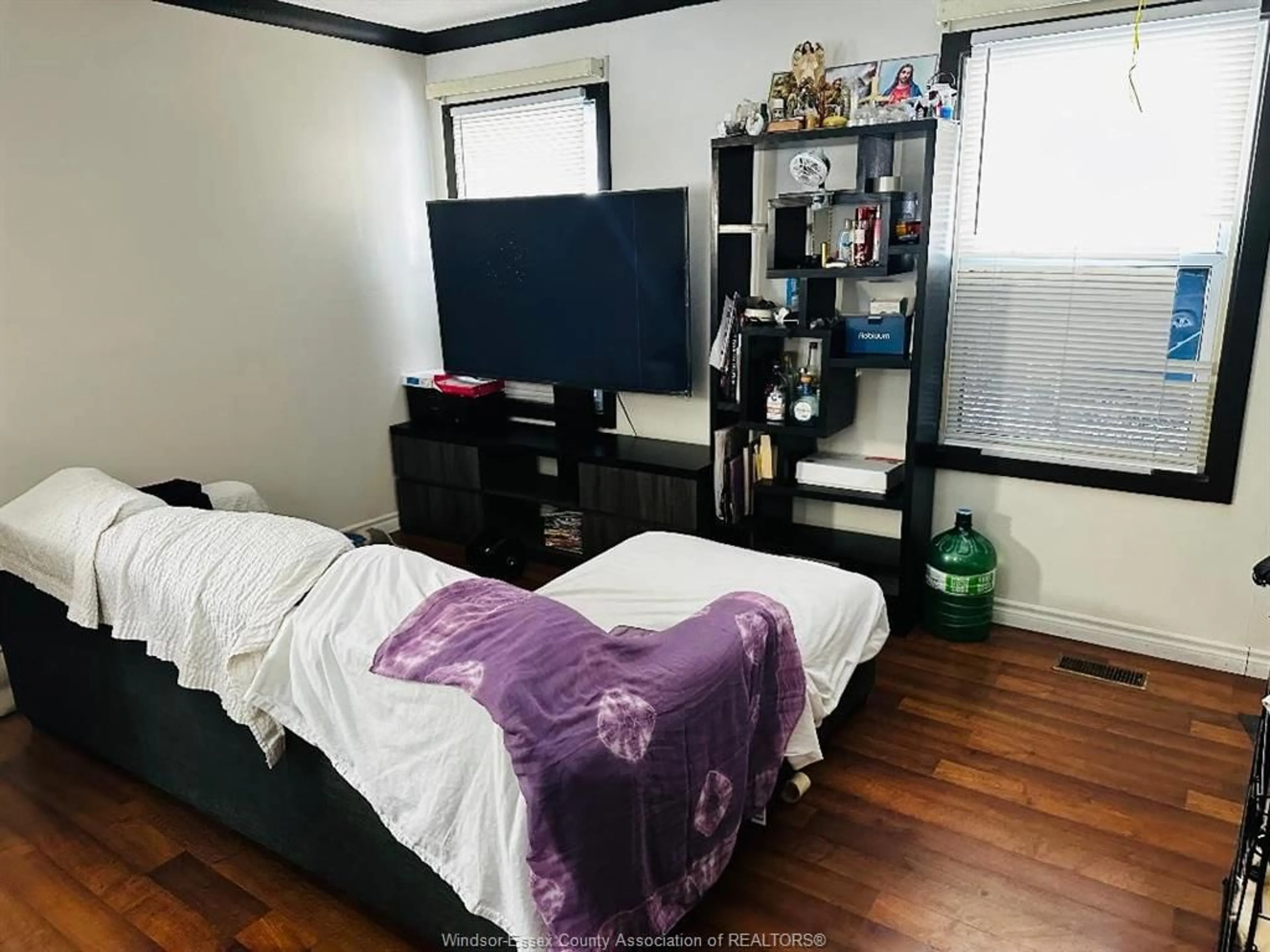 A pic of a room for 1674 PARENT Ave, Windsor Ontario N8X 4K1