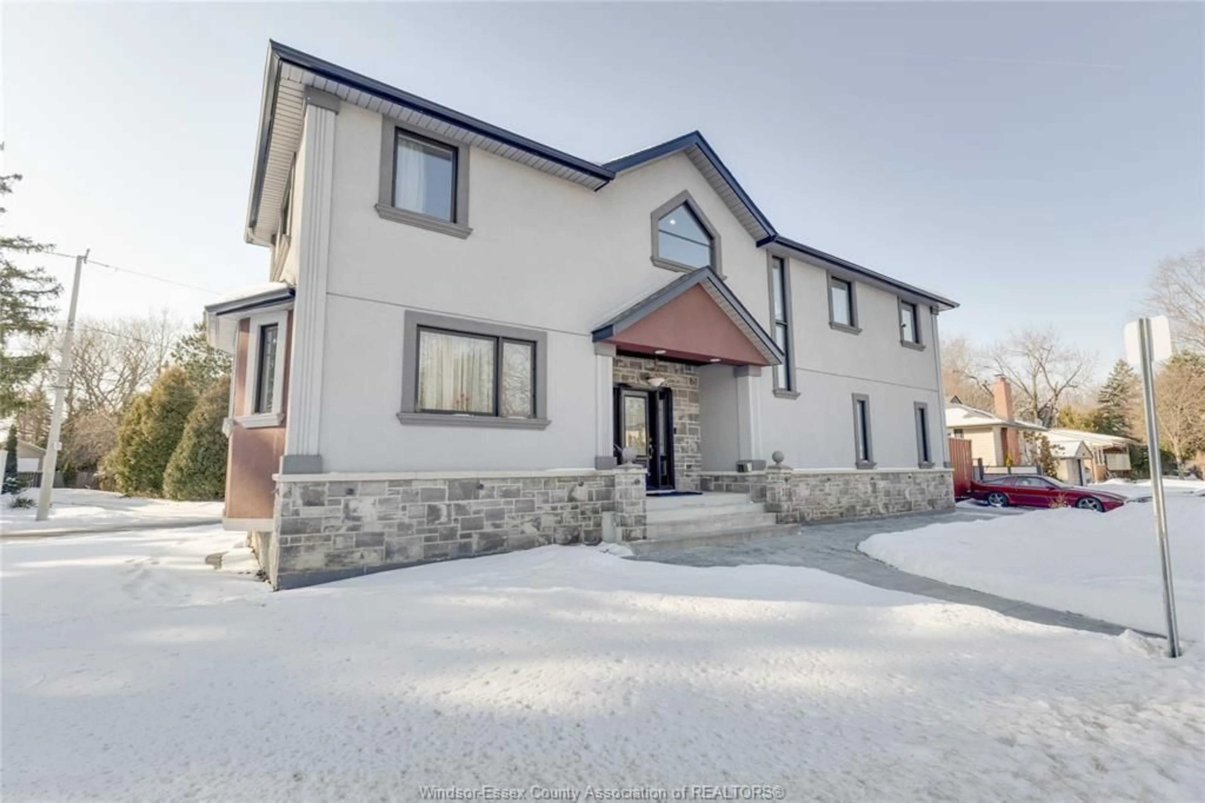 Unknown for 365 NEAL Blvd, Windsor Ontario N9G 1T5