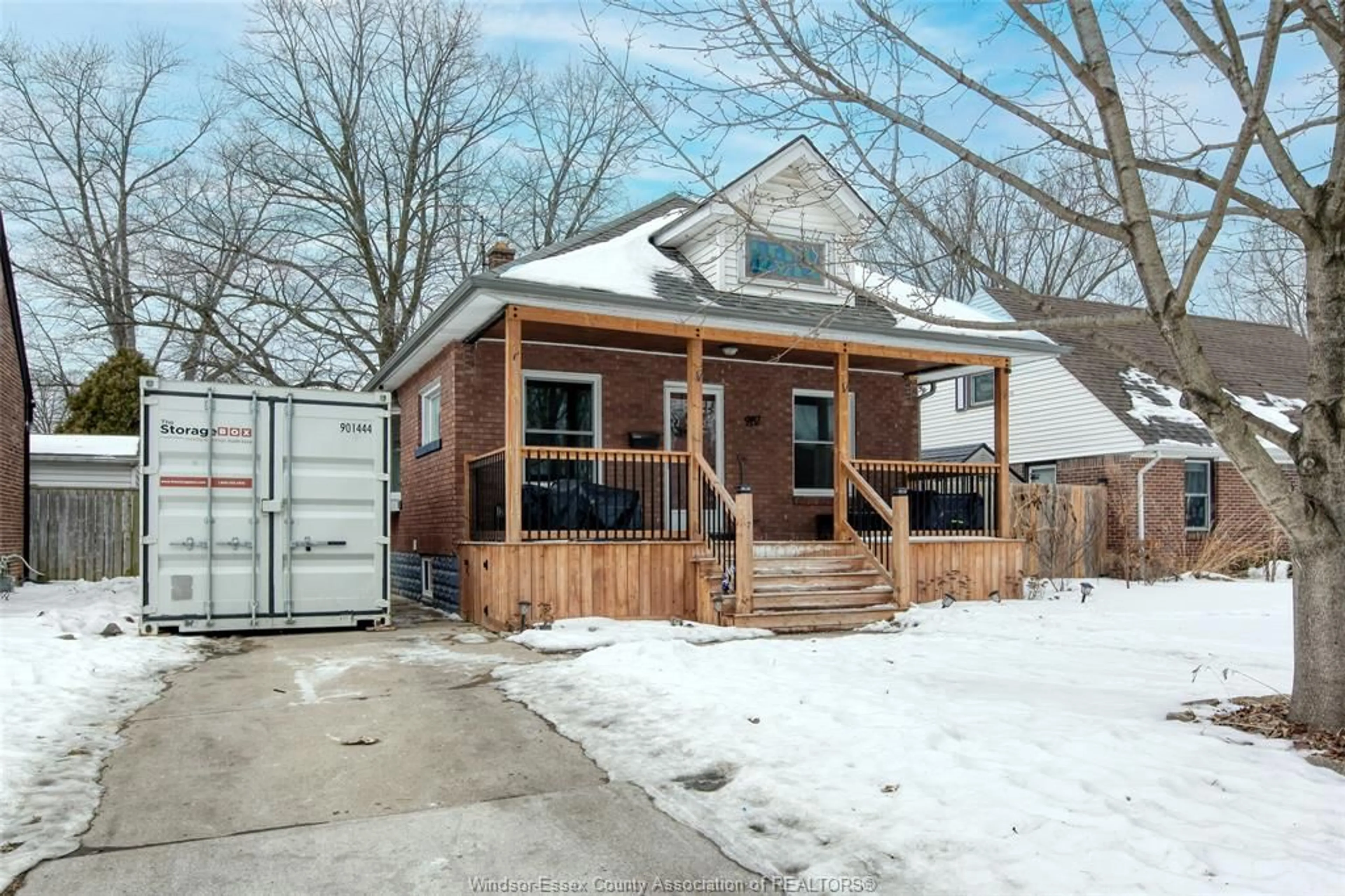 Home with brick exterior material, street for 987 EDWARD, Windsor Ontario N8S 2Z7