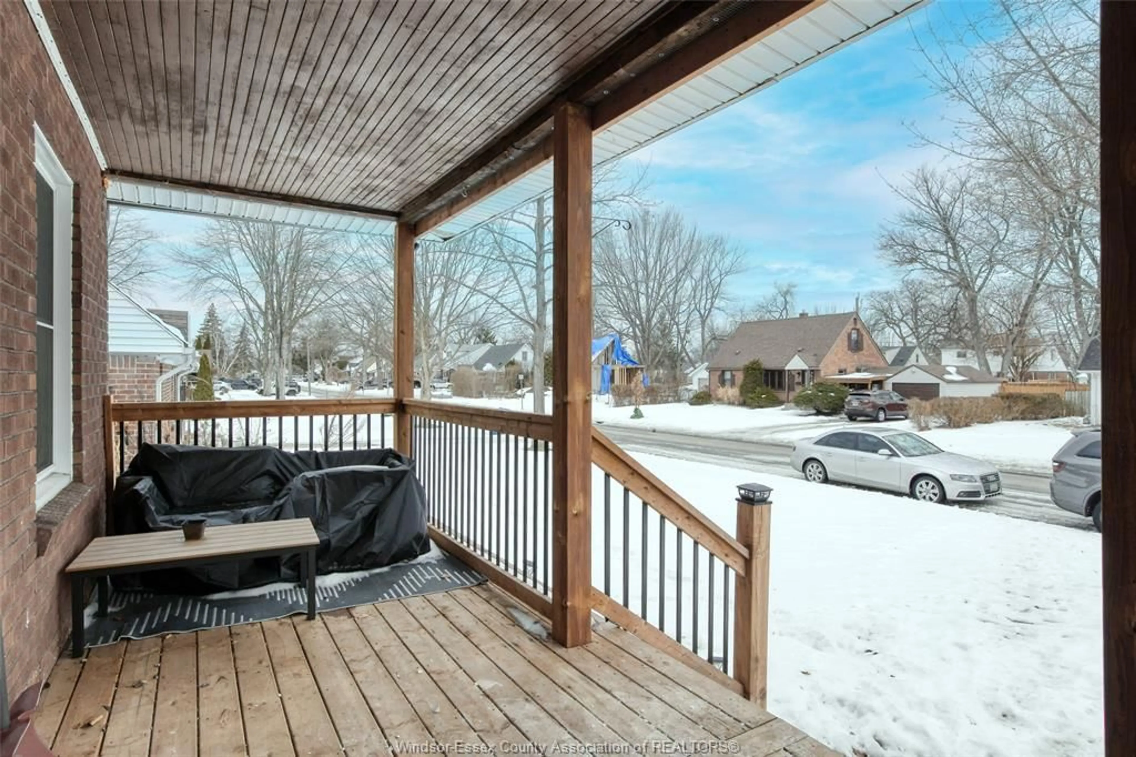 Patio, street for 987 EDWARD, Windsor Ontario N8S 2Z7