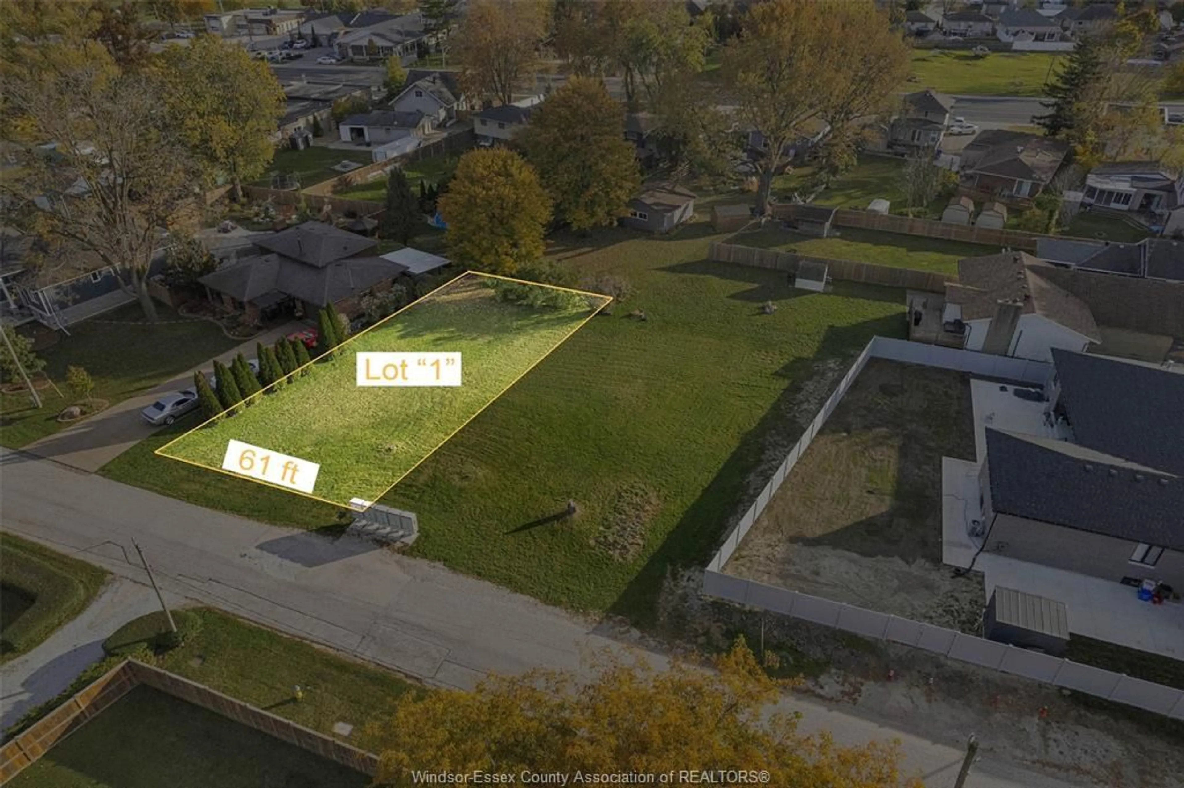 A pic from outside/outdoor area/front of a property/back of a property/a pic from drone, street for V/L MAJOR St #PART 1, Lakeshore Ontario N0R 1A0