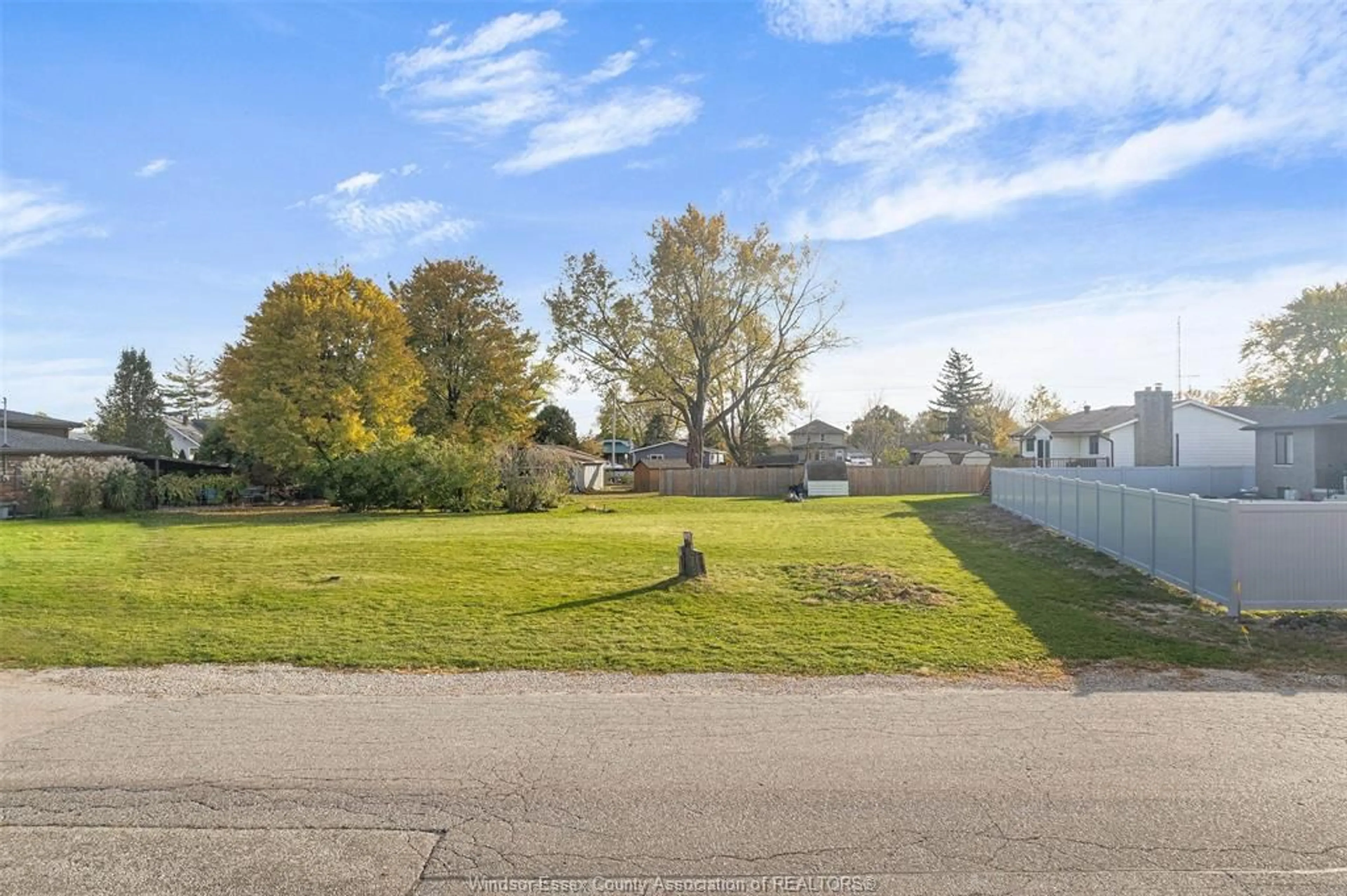 A pic from outside/outdoor area/front of a property/back of a property/a pic from drone, street for V/L MAJOR St #PART 2, Lakeshore Ontario N0R 1A0