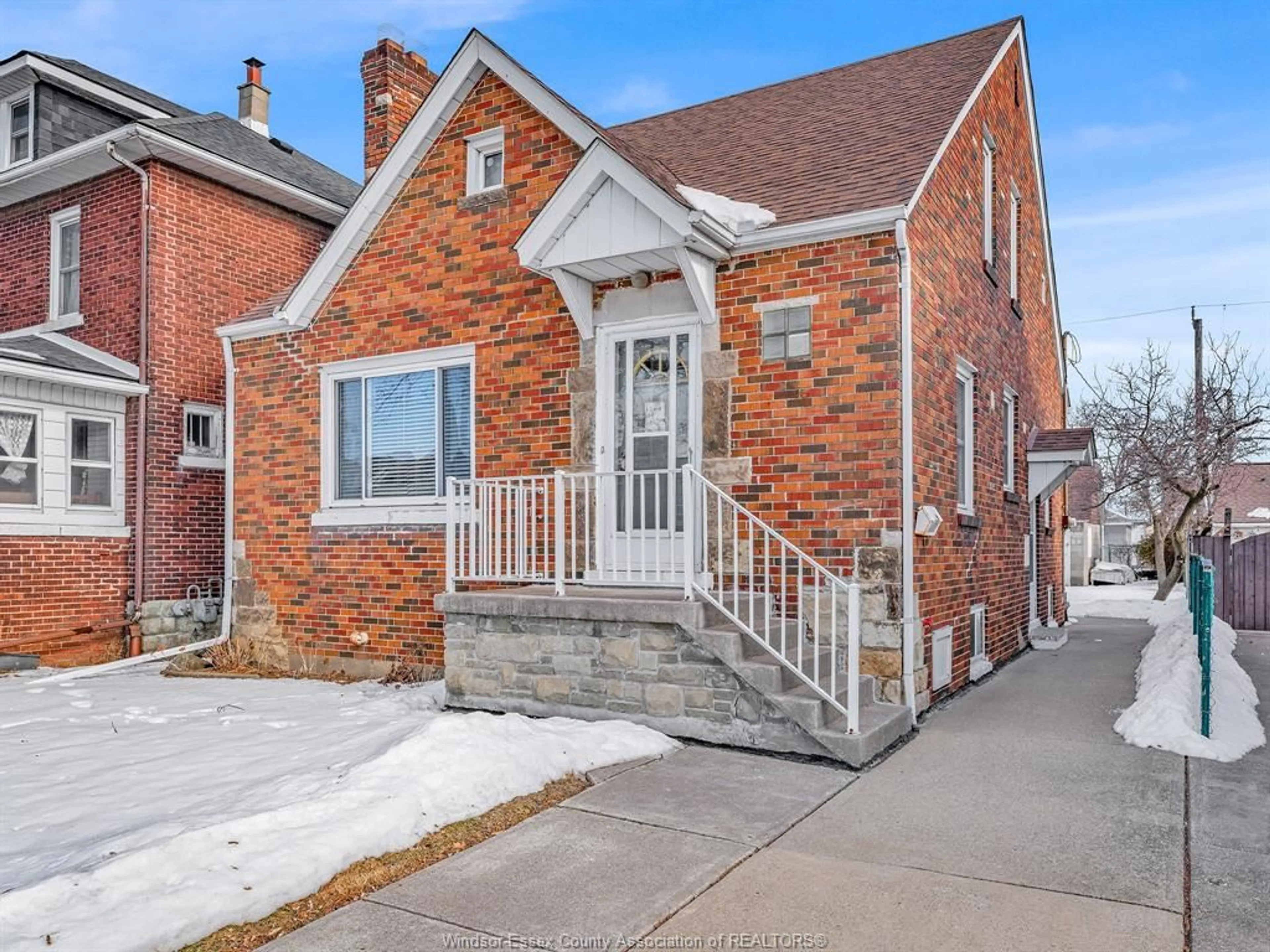 Home with brick exterior material, street for 1082 PARENT, Windsor Ontario N9A 2E5